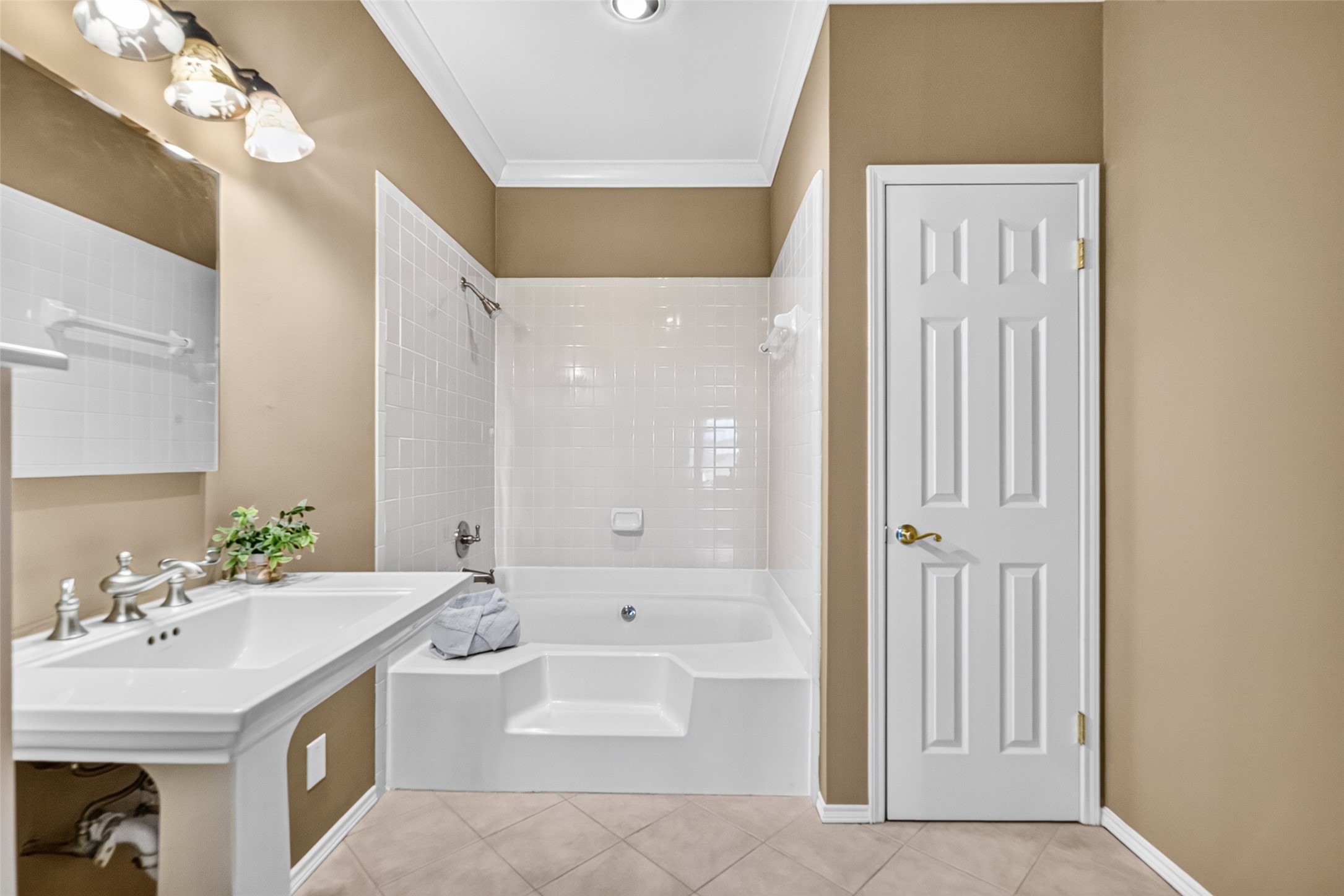 404 Wilcrest Drive, #404, Houston, TX 77042