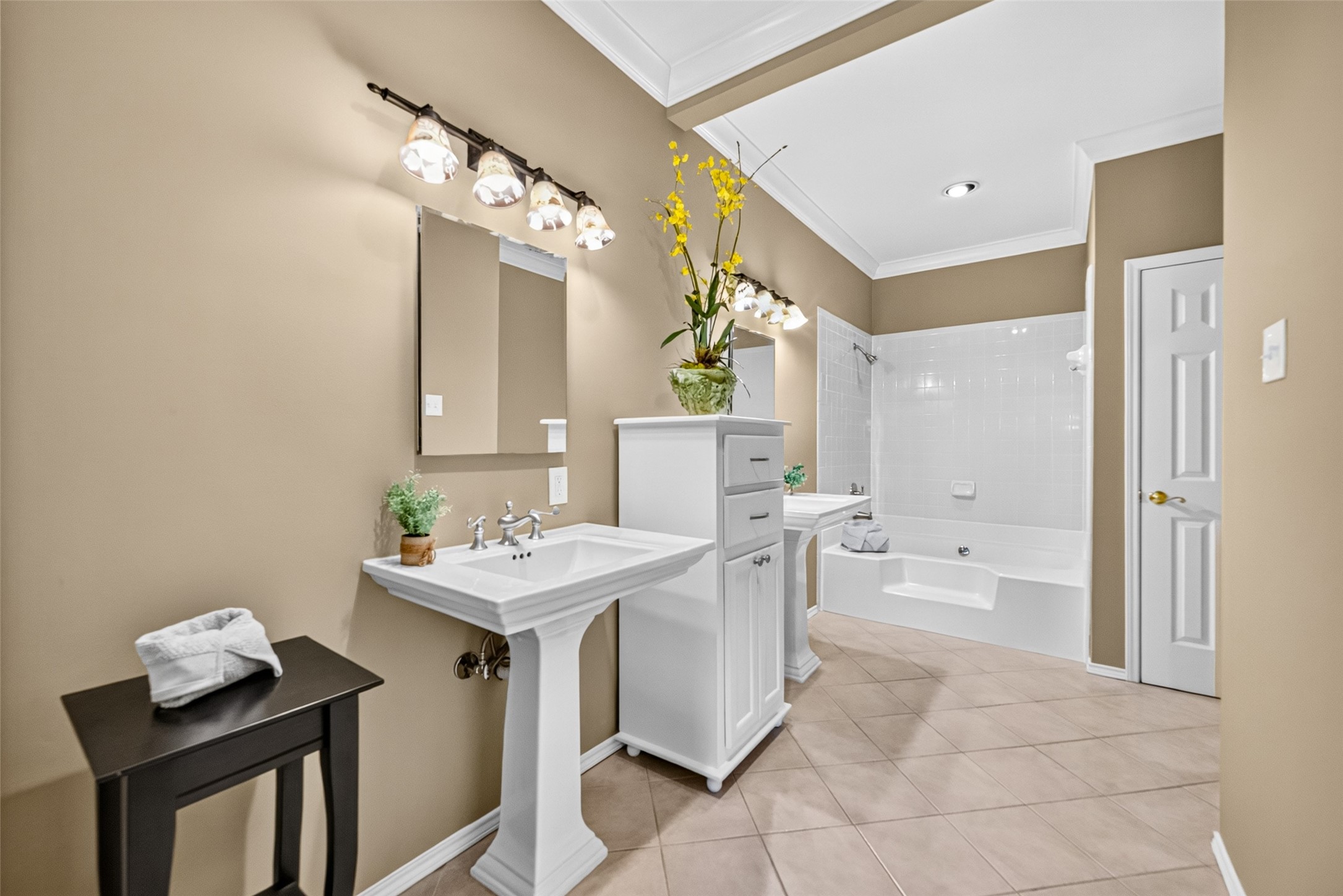 404 Wilcrest Drive, #404, Houston, TX 77042