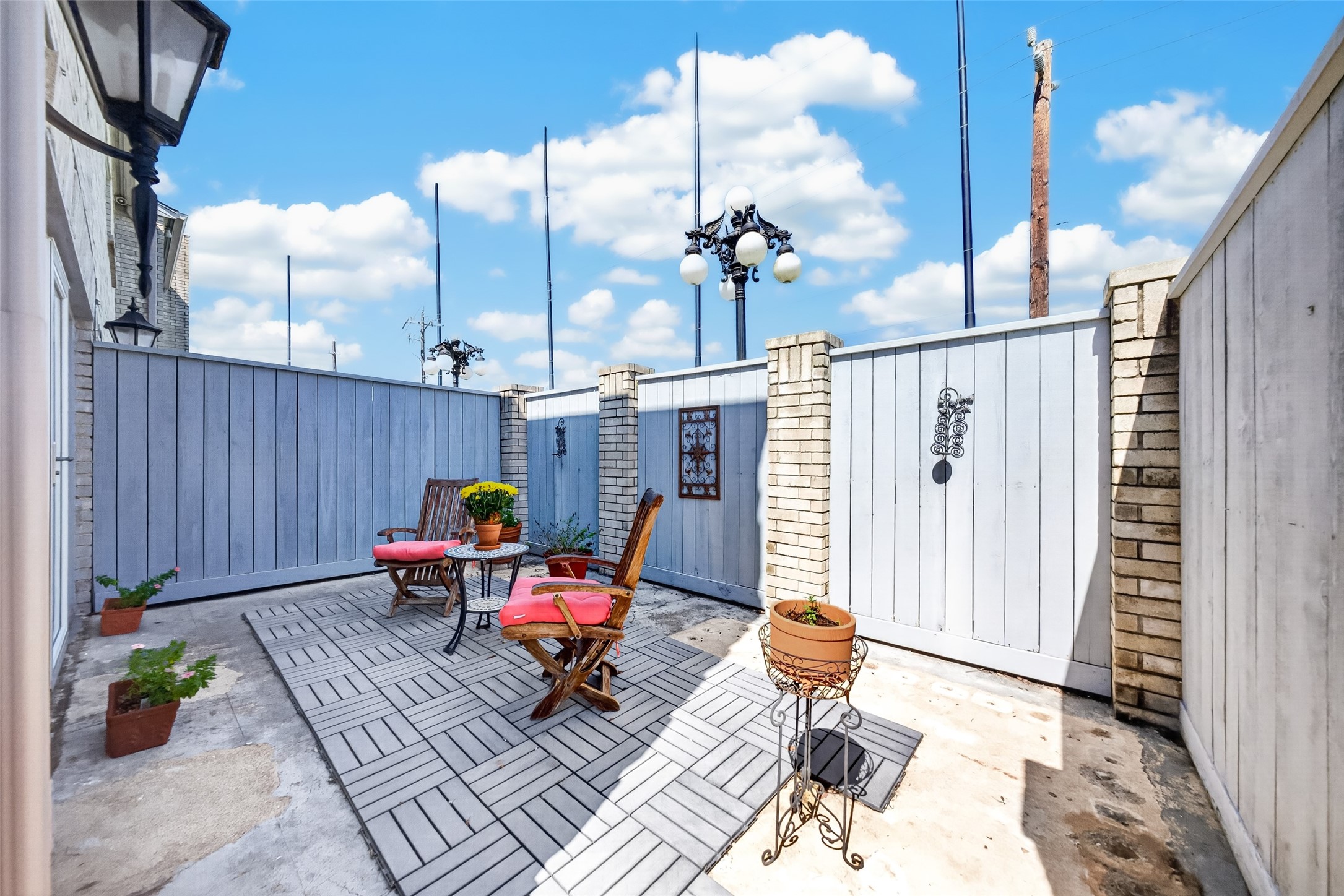 404 Wilcrest Drive, #404, Houston, TX 77042