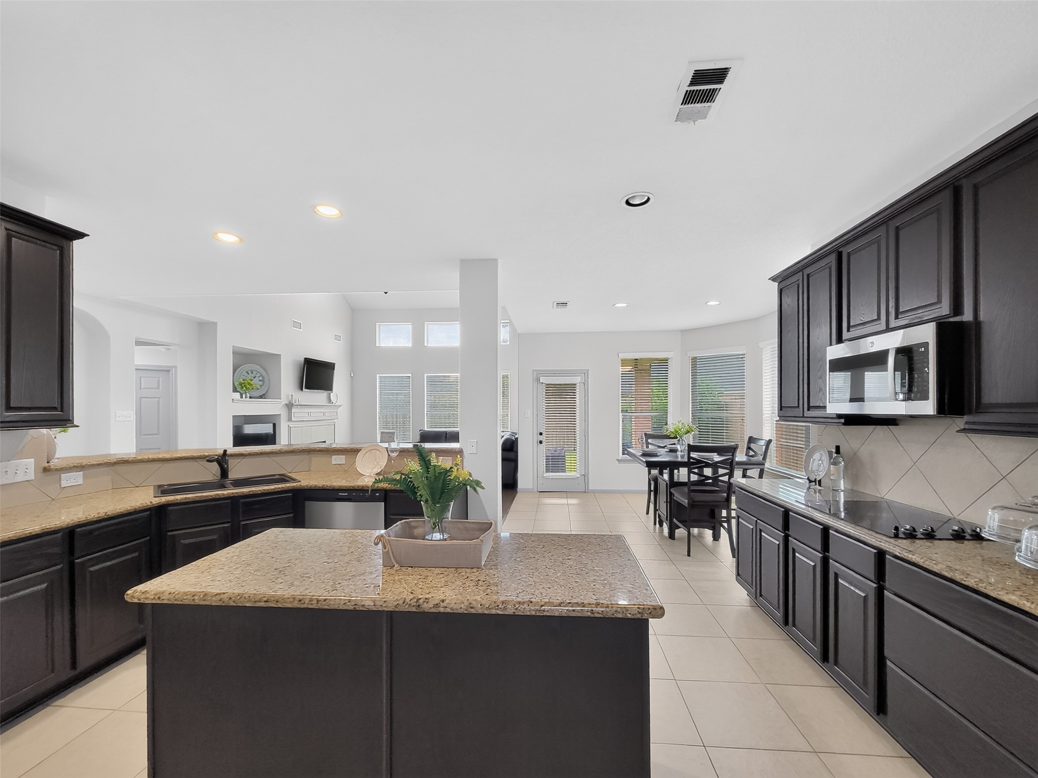 4027 Chestnut Bend Drive, Missouri City, TX 77459