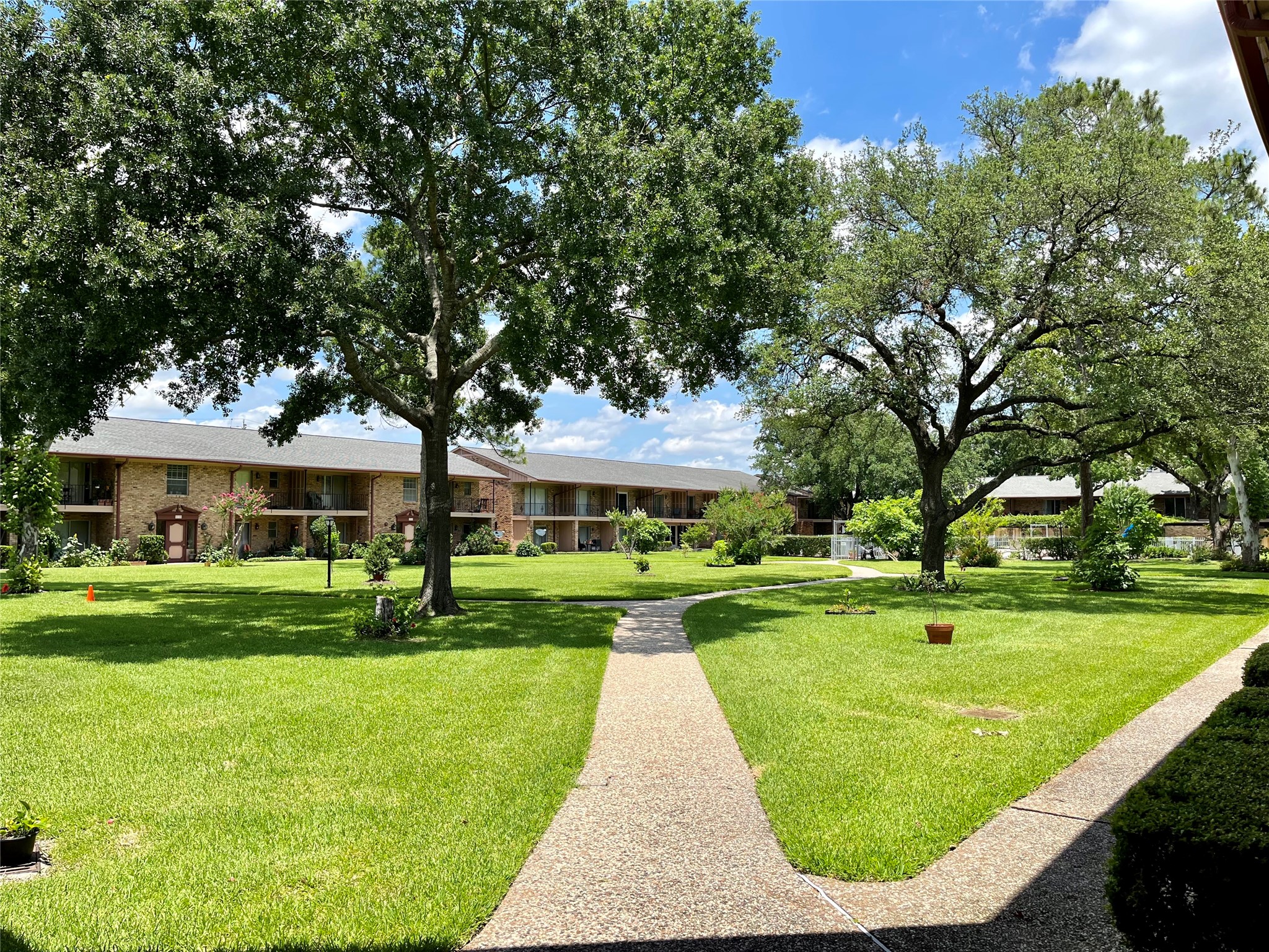 7600 Burgoyne Road, #240, Houston, TX 77063