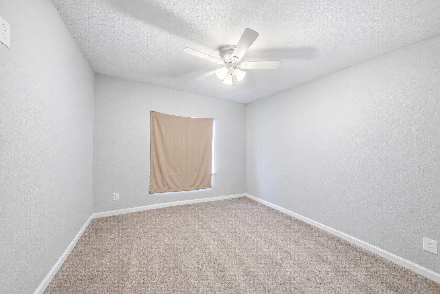 Second bedroom