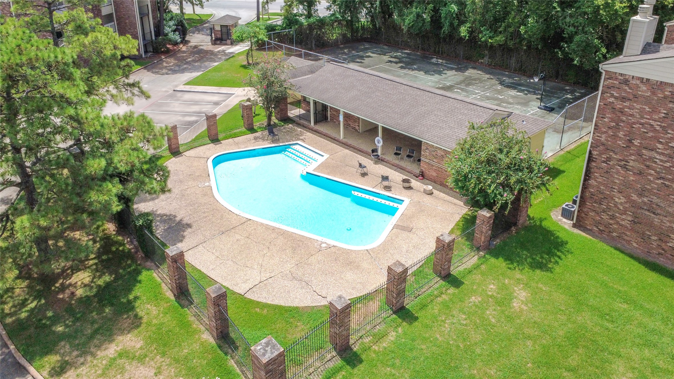 2501 Gulf Freeway, #14A, Dickinson, TX 77539