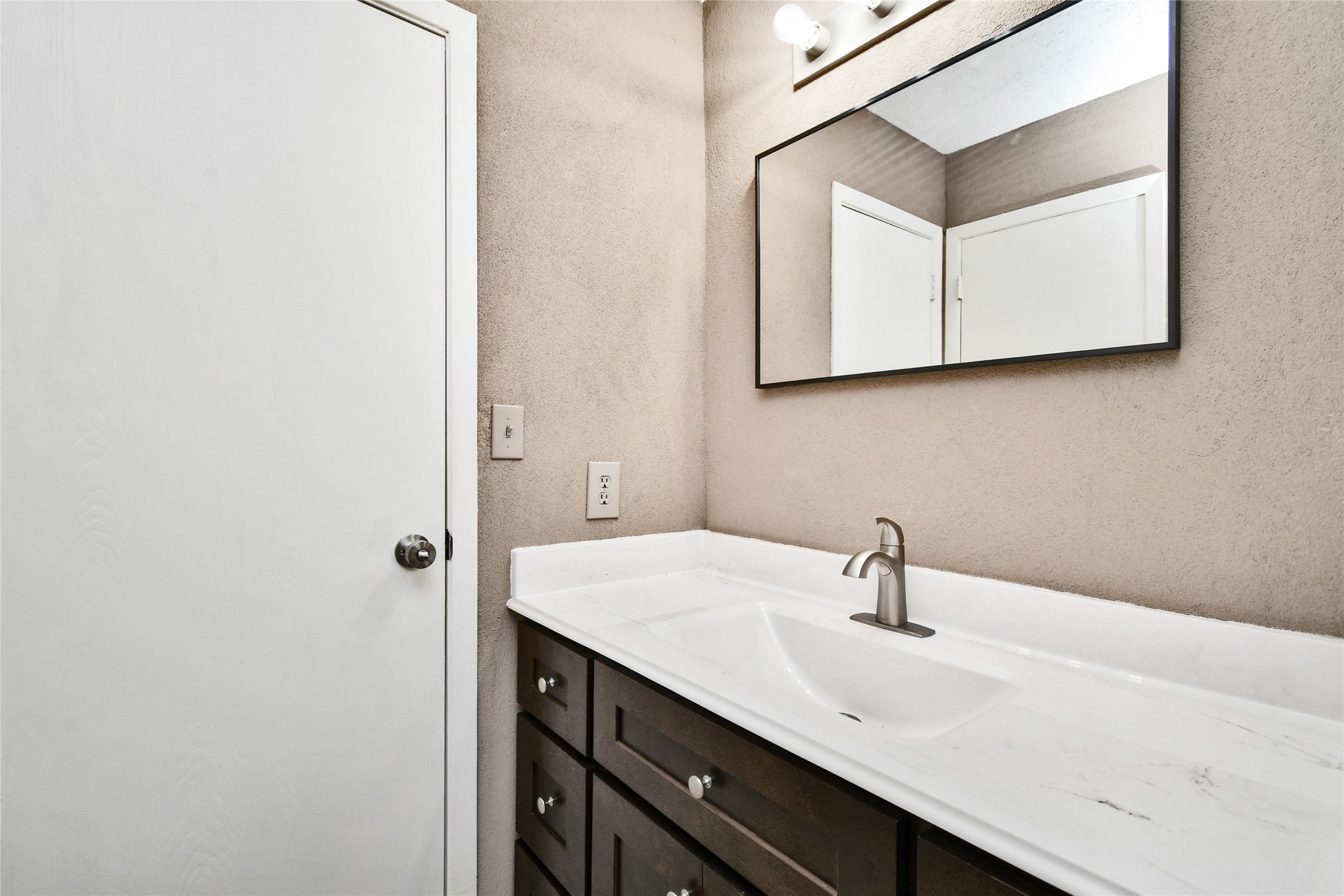 2501 Gulf Freeway, #14A, Dickinson, TX 77539