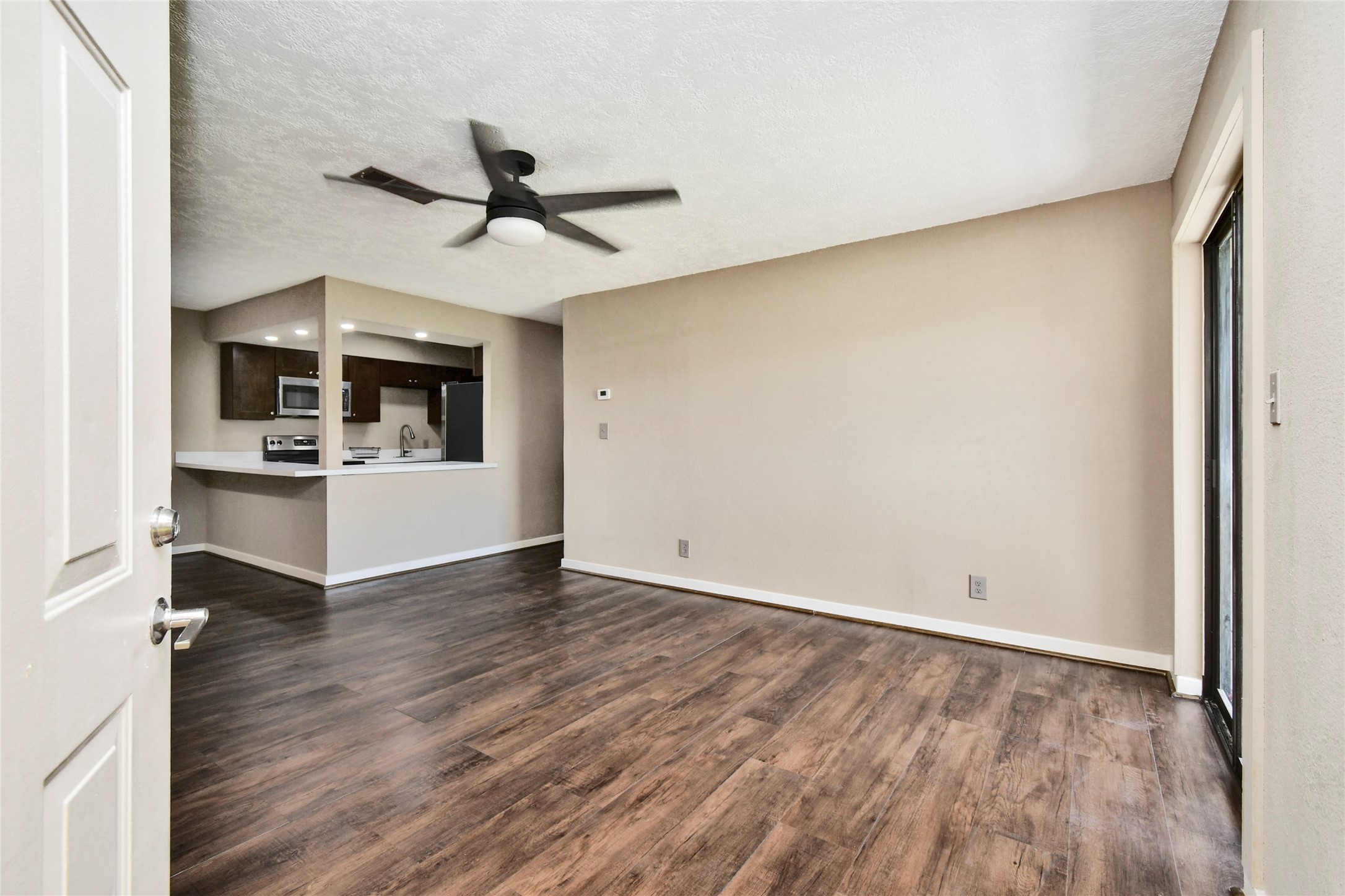 2501 Gulf Freeway, #14A, Dickinson, TX 77539