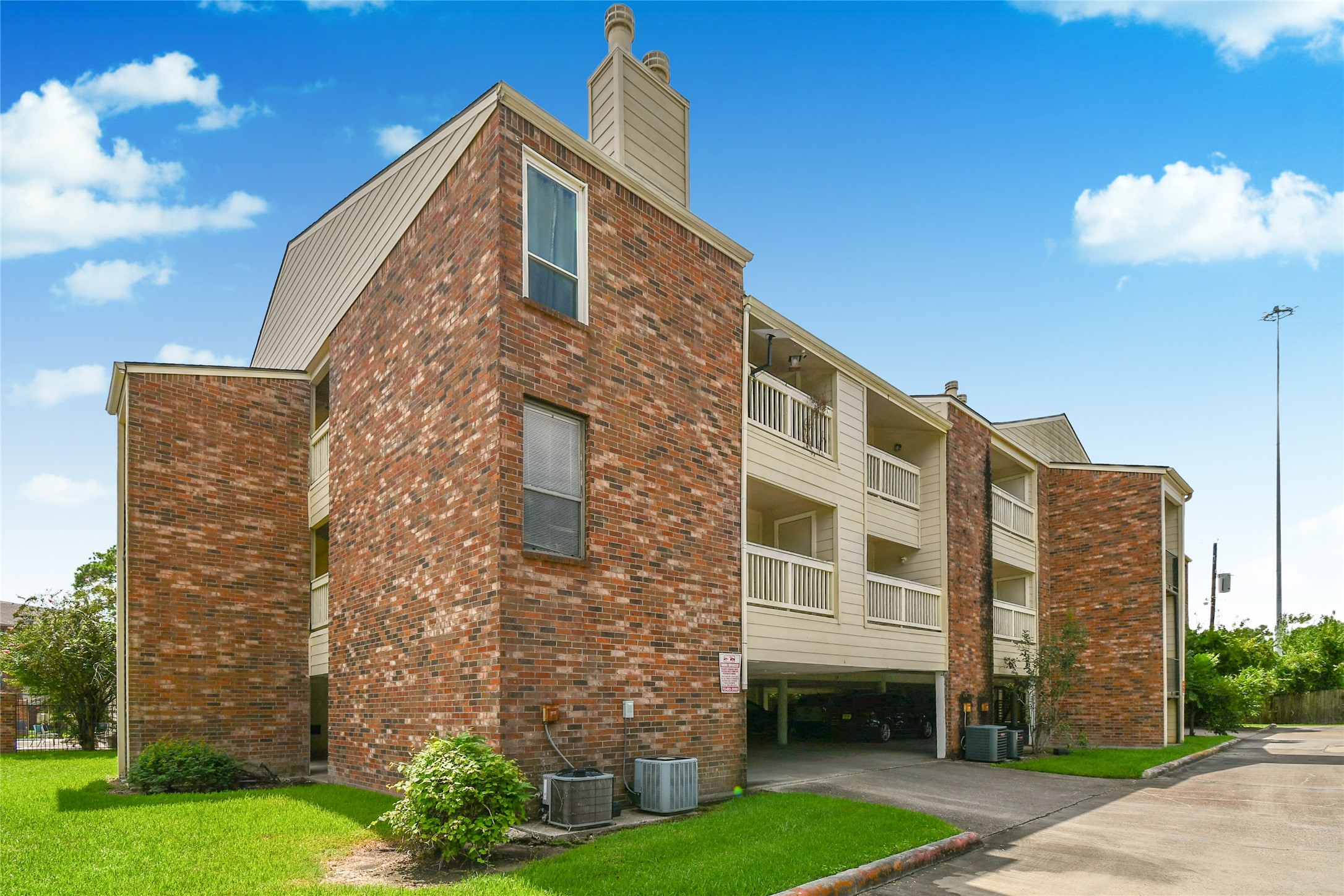 2501 Gulf Freeway, #14A, Dickinson, TX 77539