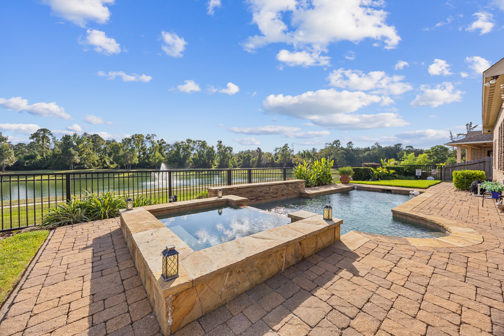 18515 Duke Lake Drive, Spring, TX 77388