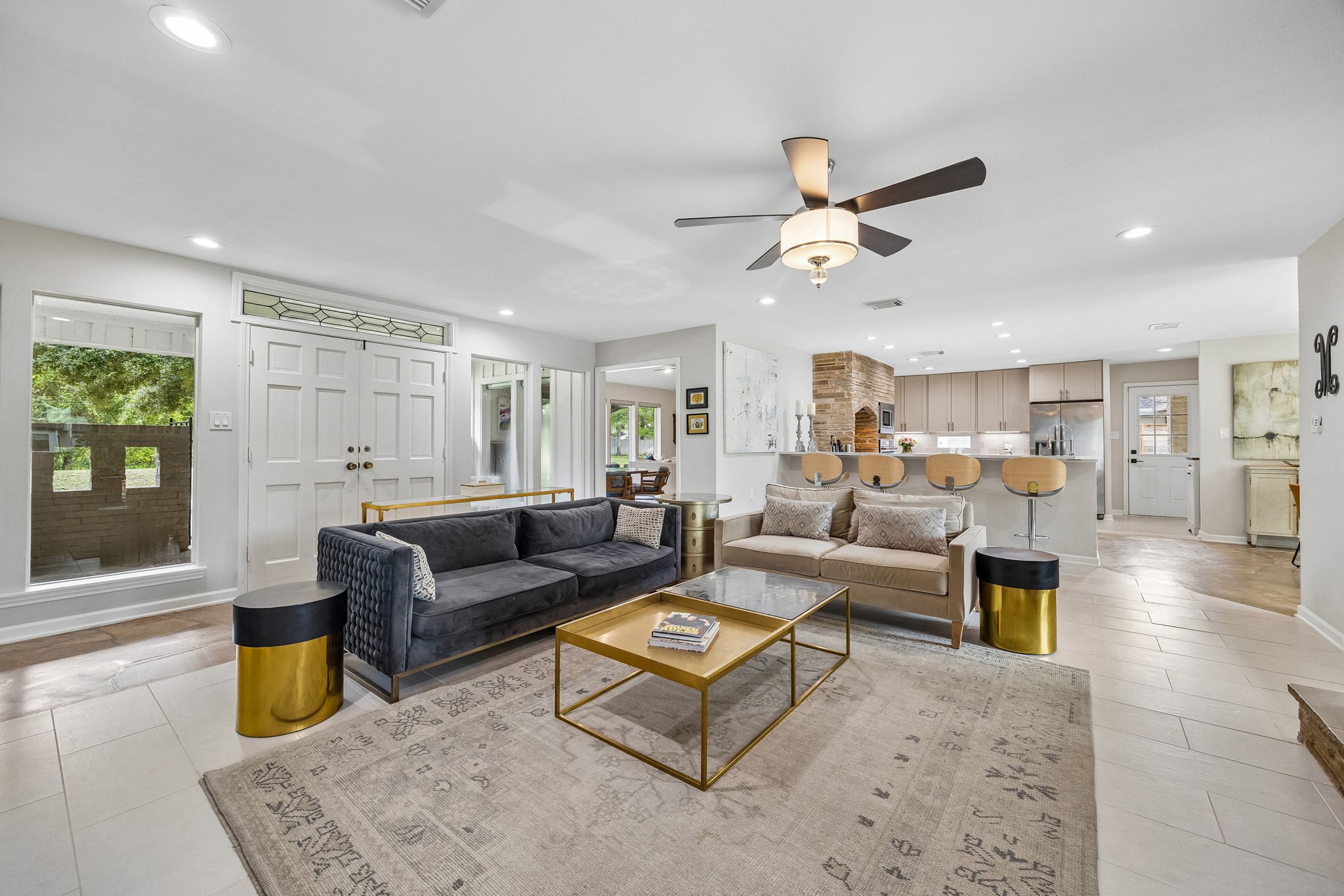Another view of the living room shows the open floor plan, great for entertaining! Another view of the living room shows the open floor plan, great for entertaining!