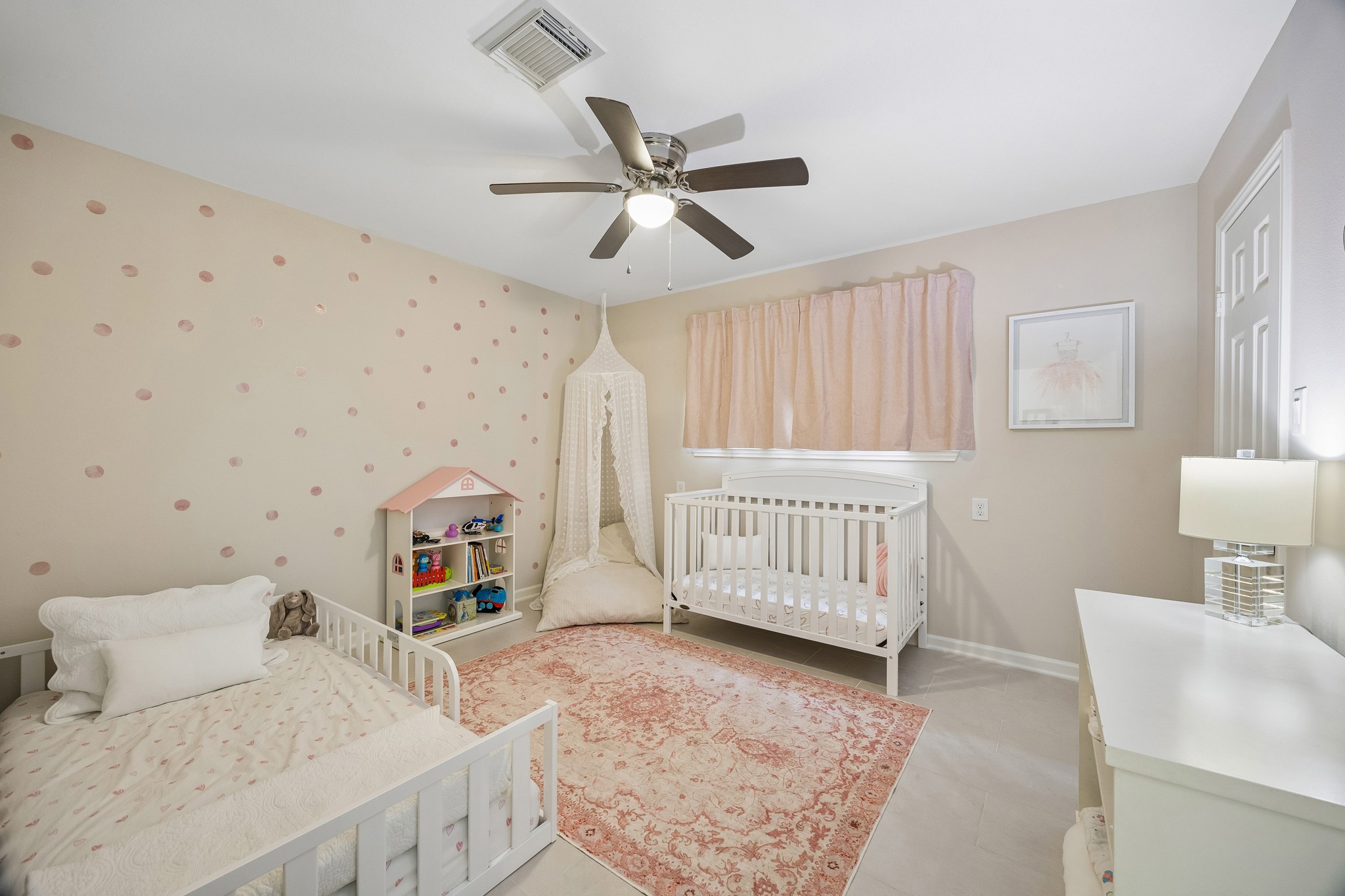 The 4th bedroom.