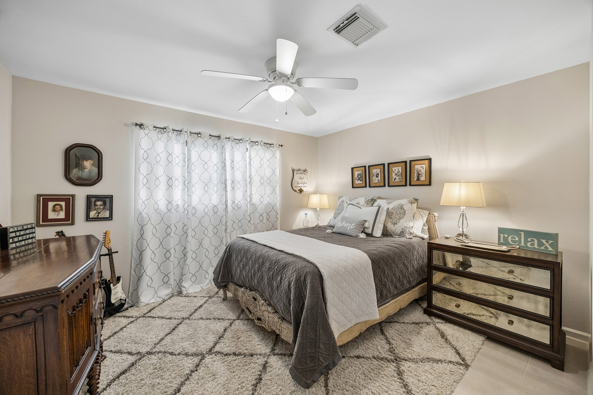 An additional secondary bedroom.