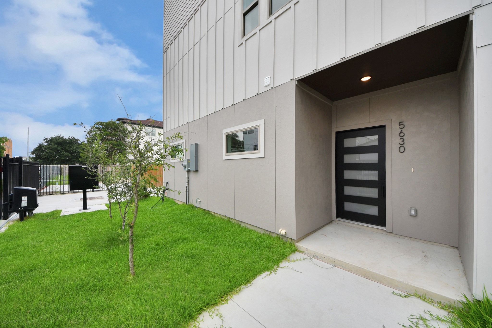 5630 Dolores Street, Houston, TX 77057