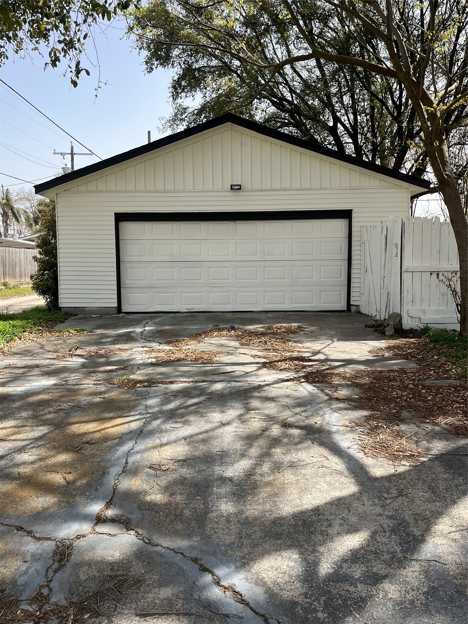 30 12th Avenue N, Texas City, TX 77590