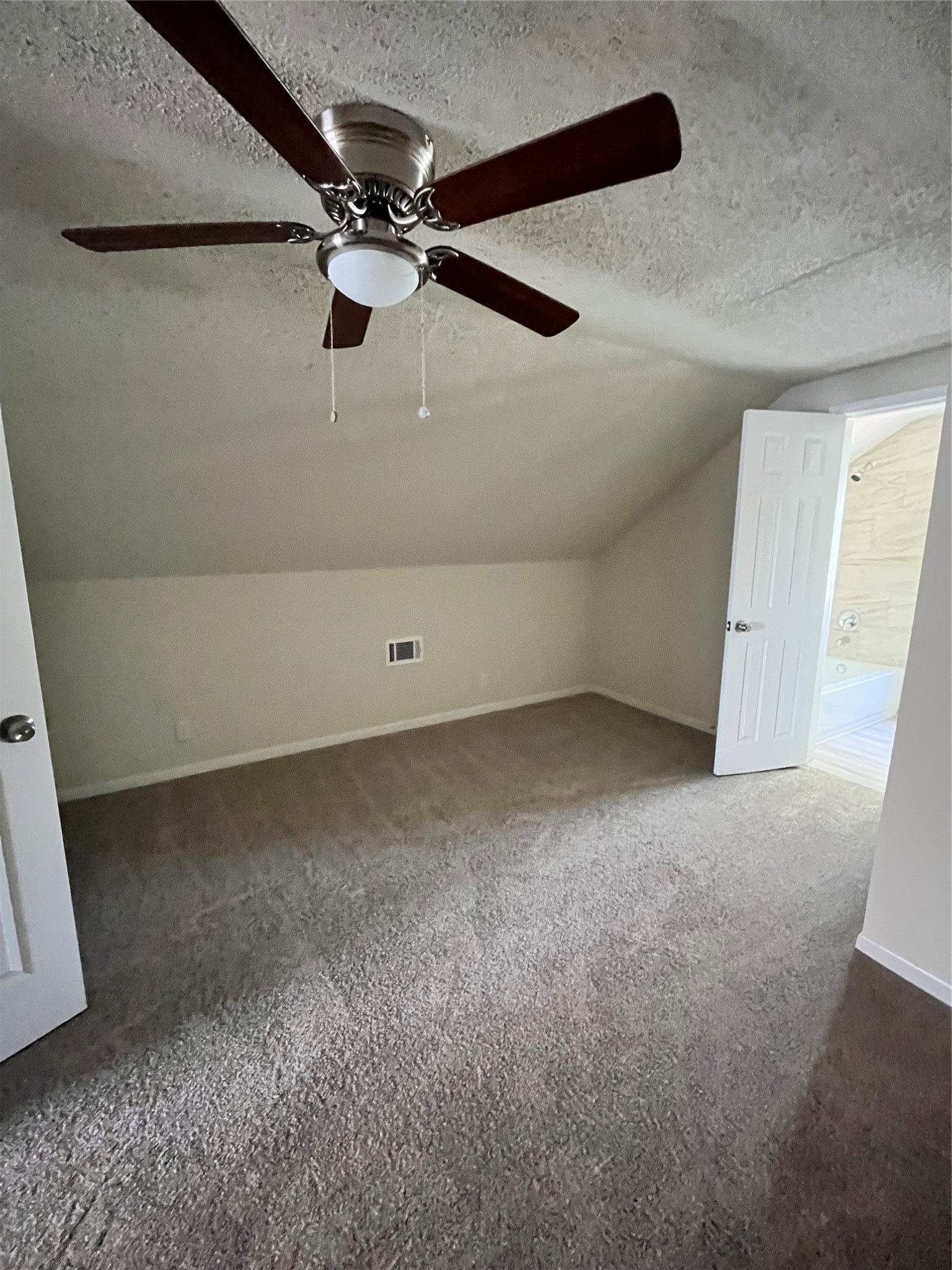 30 12th Avenue N, Texas City, TX 77590