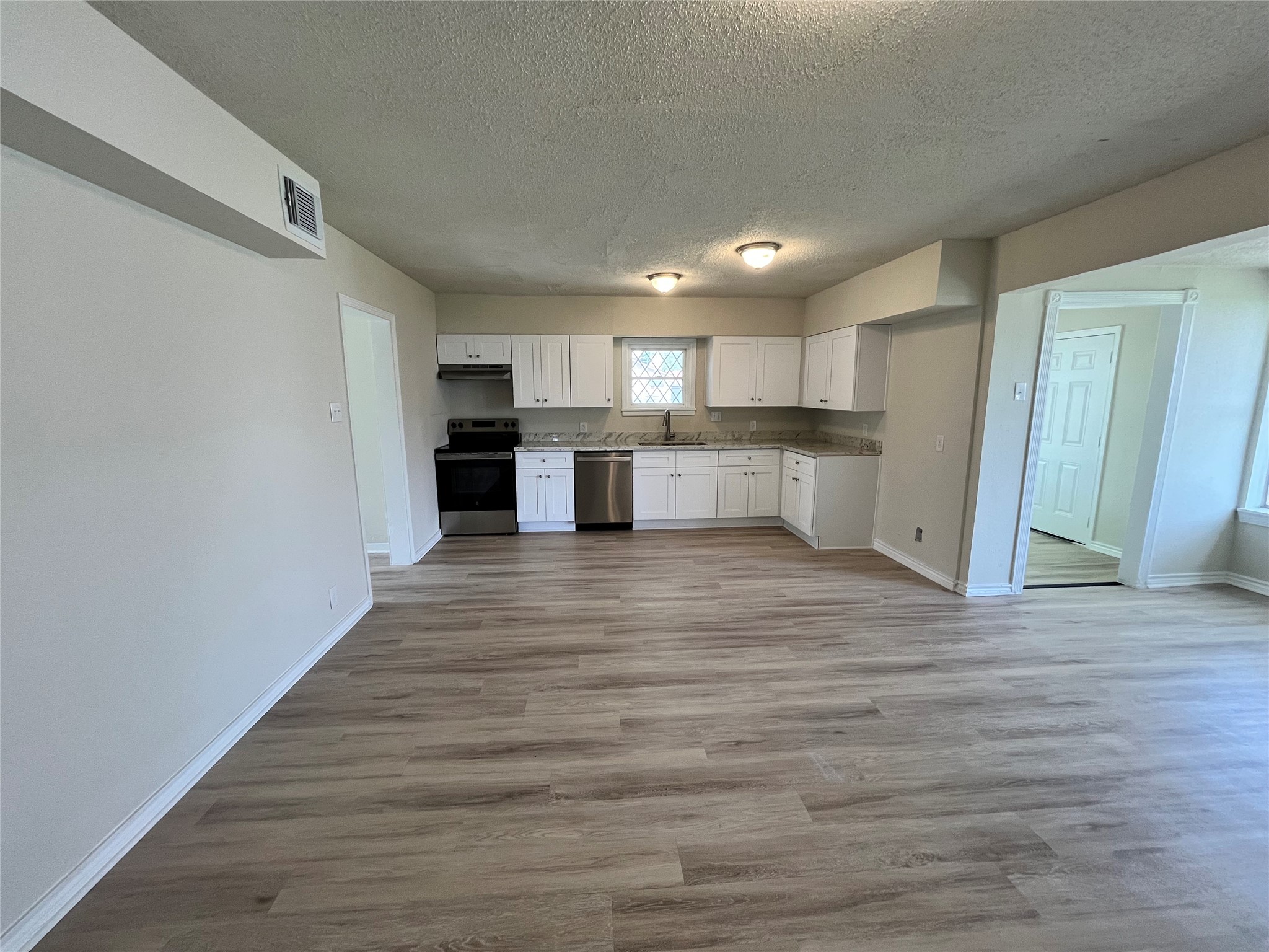 30 12th Avenue N, Texas City, TX 77590