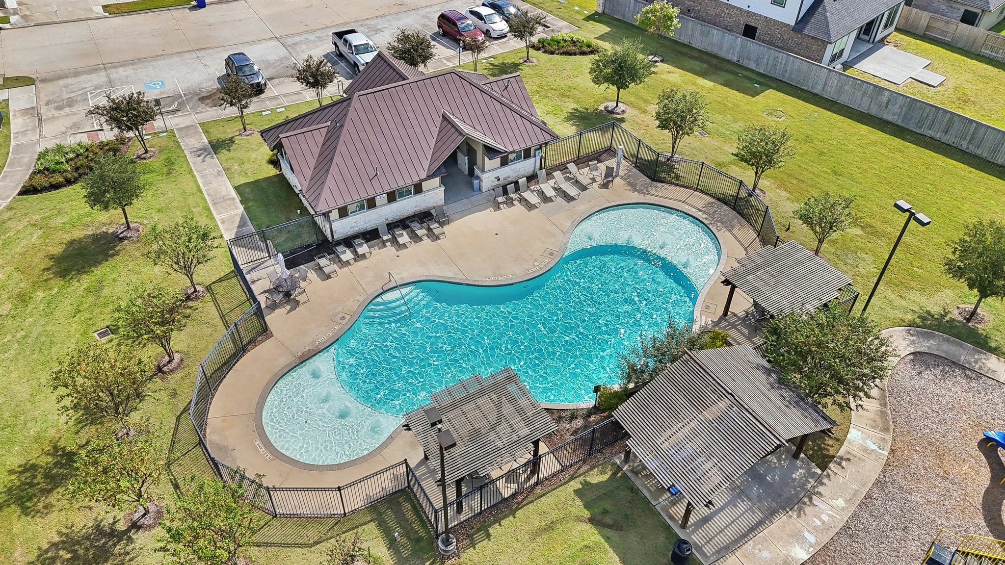 437 Summerset Landing Court, Conroe, TX 77304