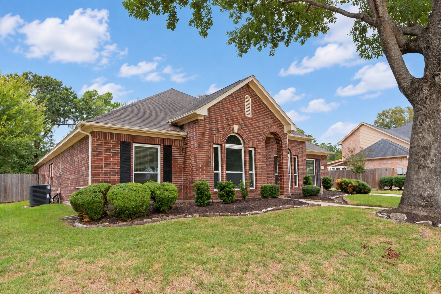 304 Melodywood Drive, Friendswood, TX 77546 304 Melodywood Drive, Friendswood, TX 77546