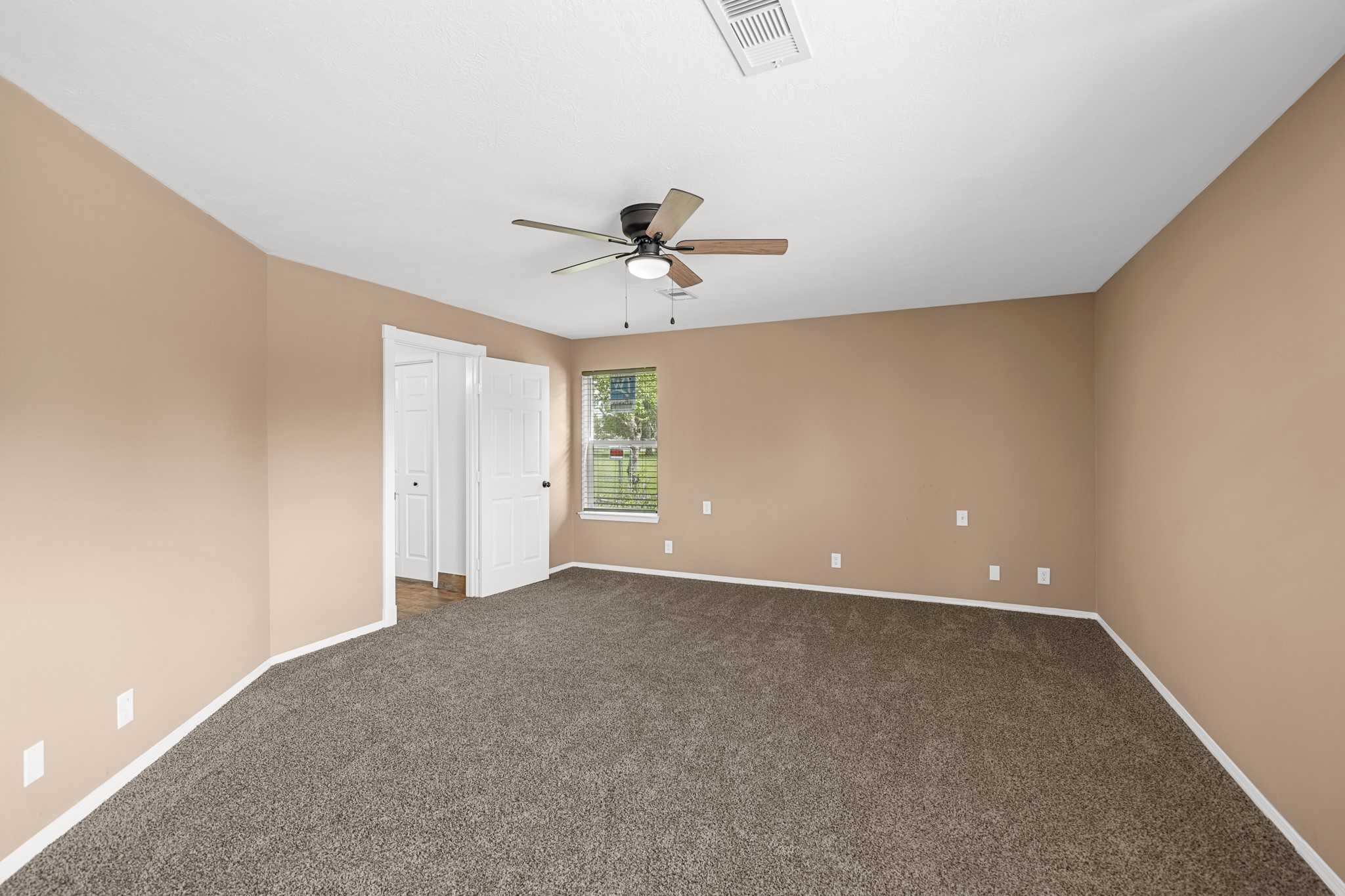 4435 S Tower Road, Santa Fe, TX 77517