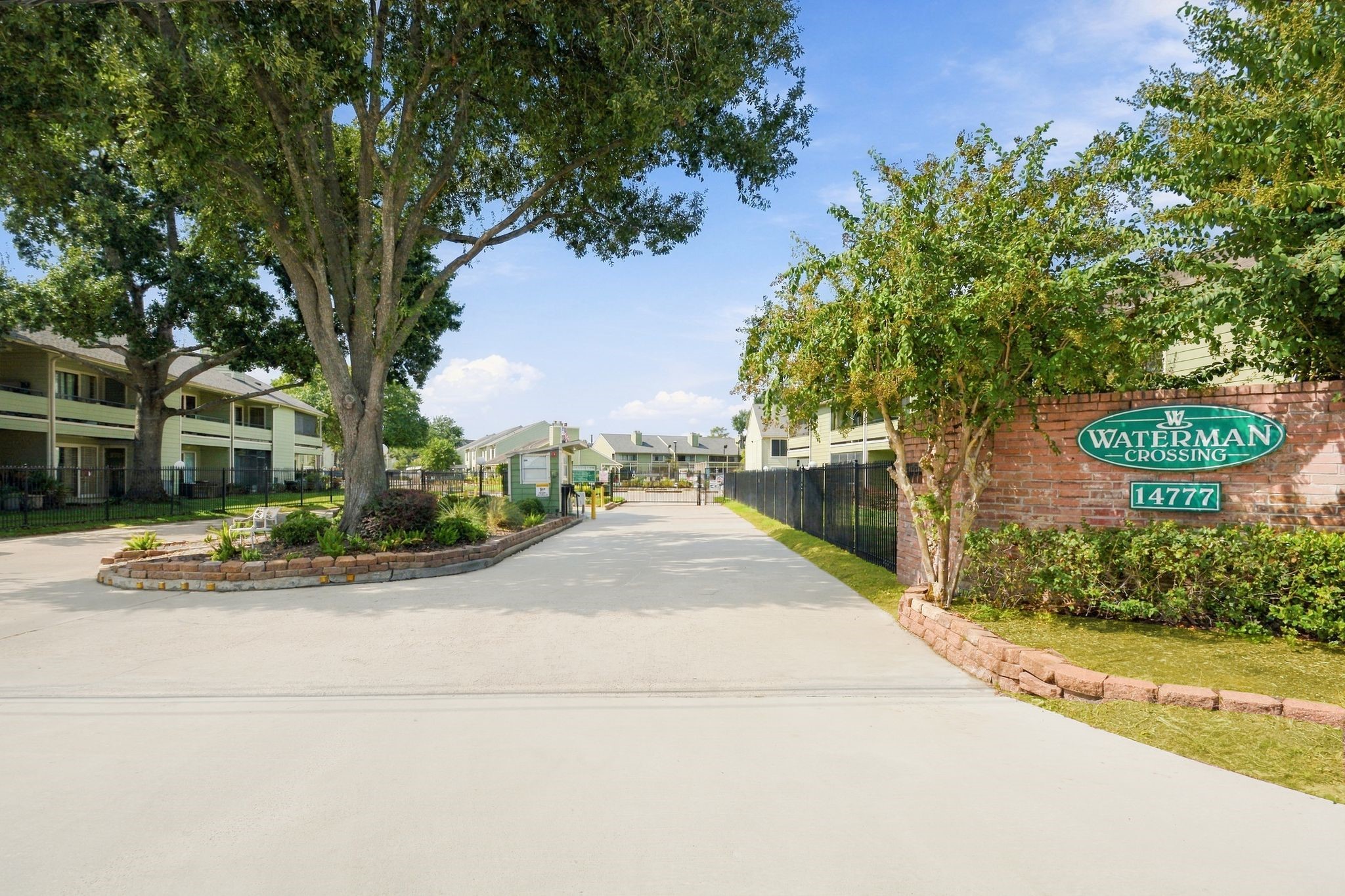 Waterman Crossing is a beautiful gated condo area in Northwest Houston with easy access to Beltway 8; I-45, Hwy 249, and the Grand Parkway.