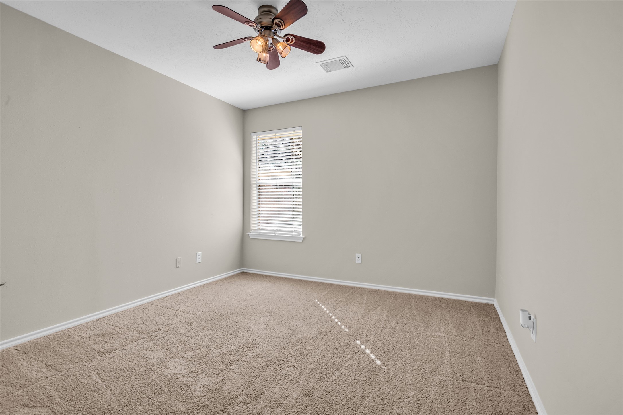 Guest bedroom 1