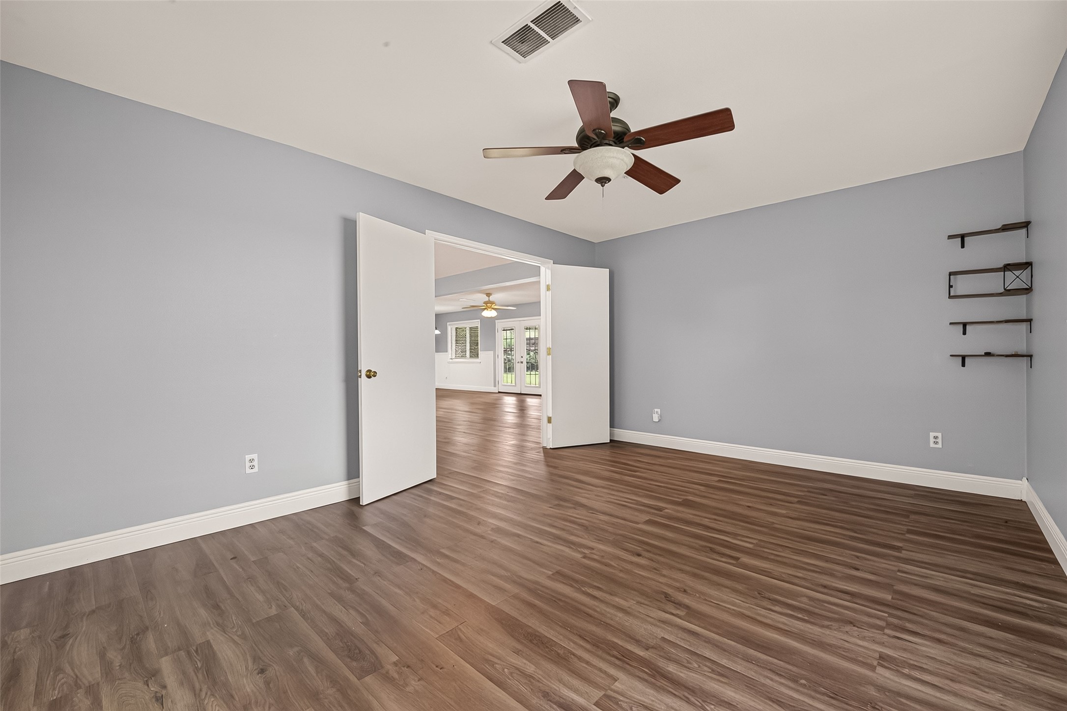 114 E Wildwinn Drive, Alvin, TX 77511