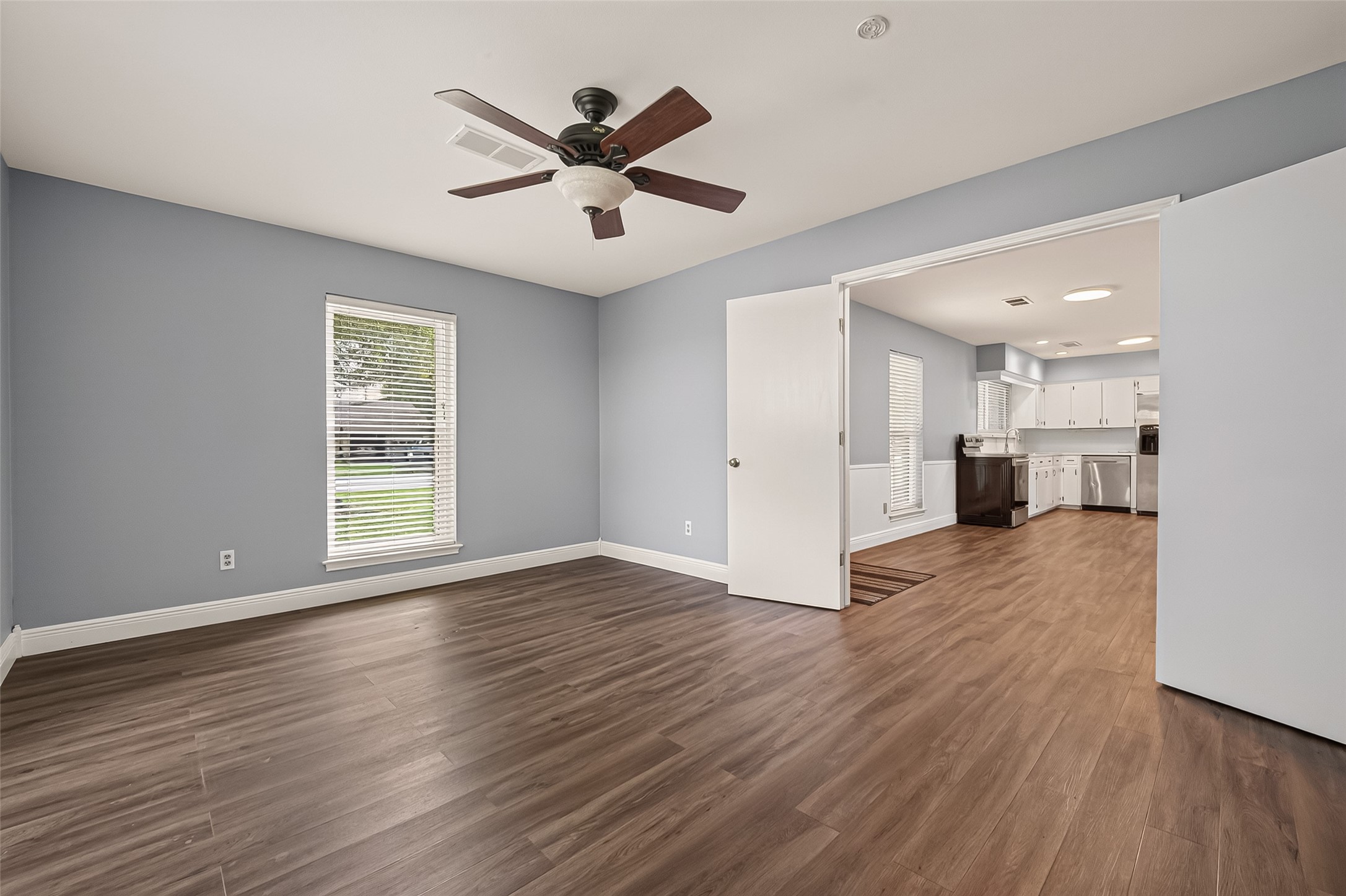 Flex space to make your own right of living/kitchen area