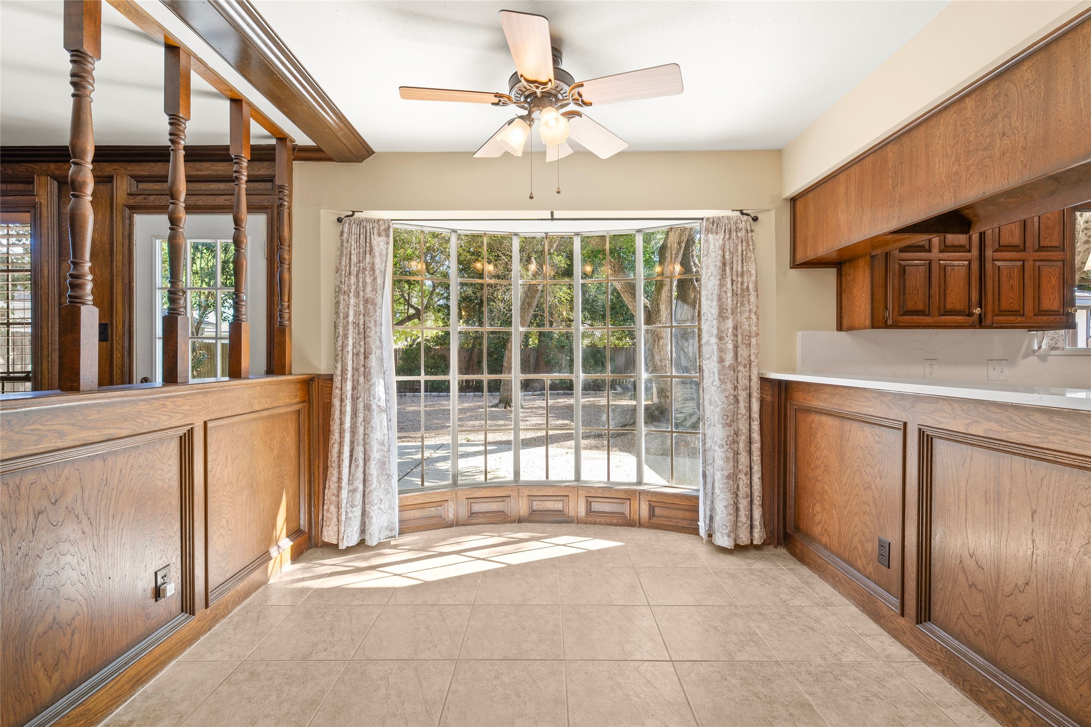 Enjoy the outdoor foliage from the breakfast nook.