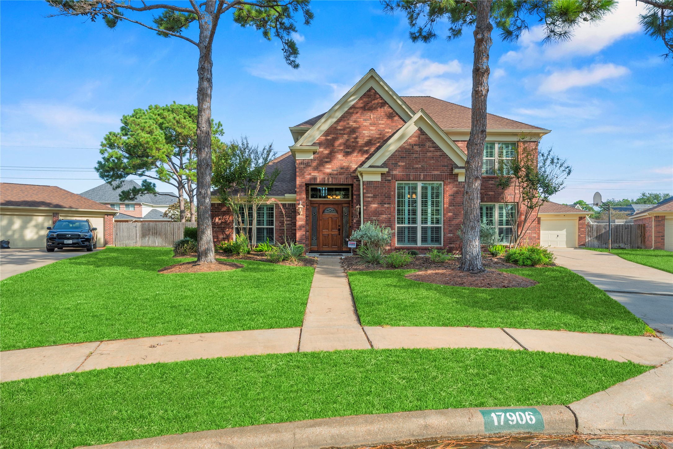 Beautiful 2-story home on a cul-de-sac in master-planned Copperfield.