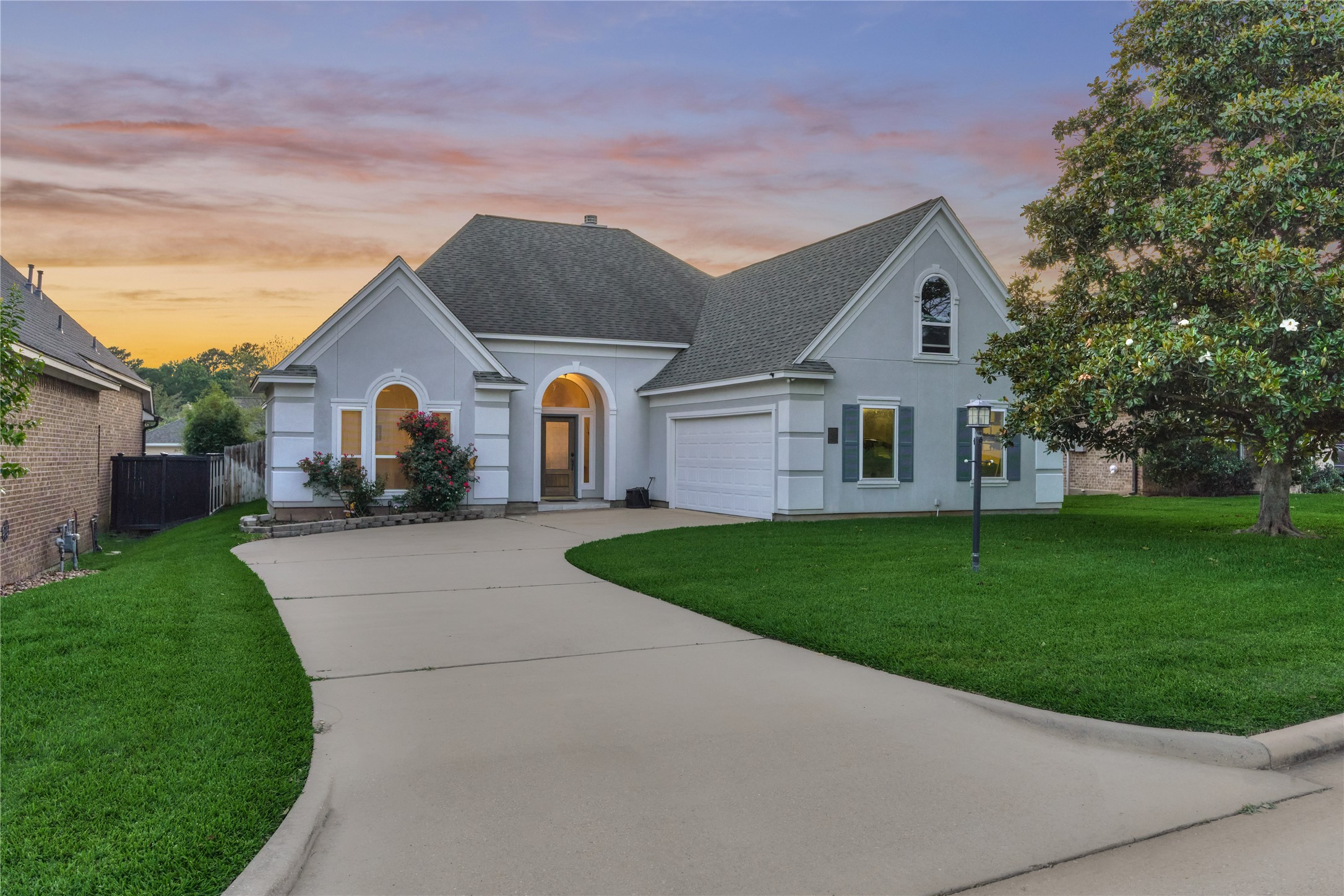 Beautifully updated 3 bedroom, 2 bath home in the golf and lake community of Bentwater.