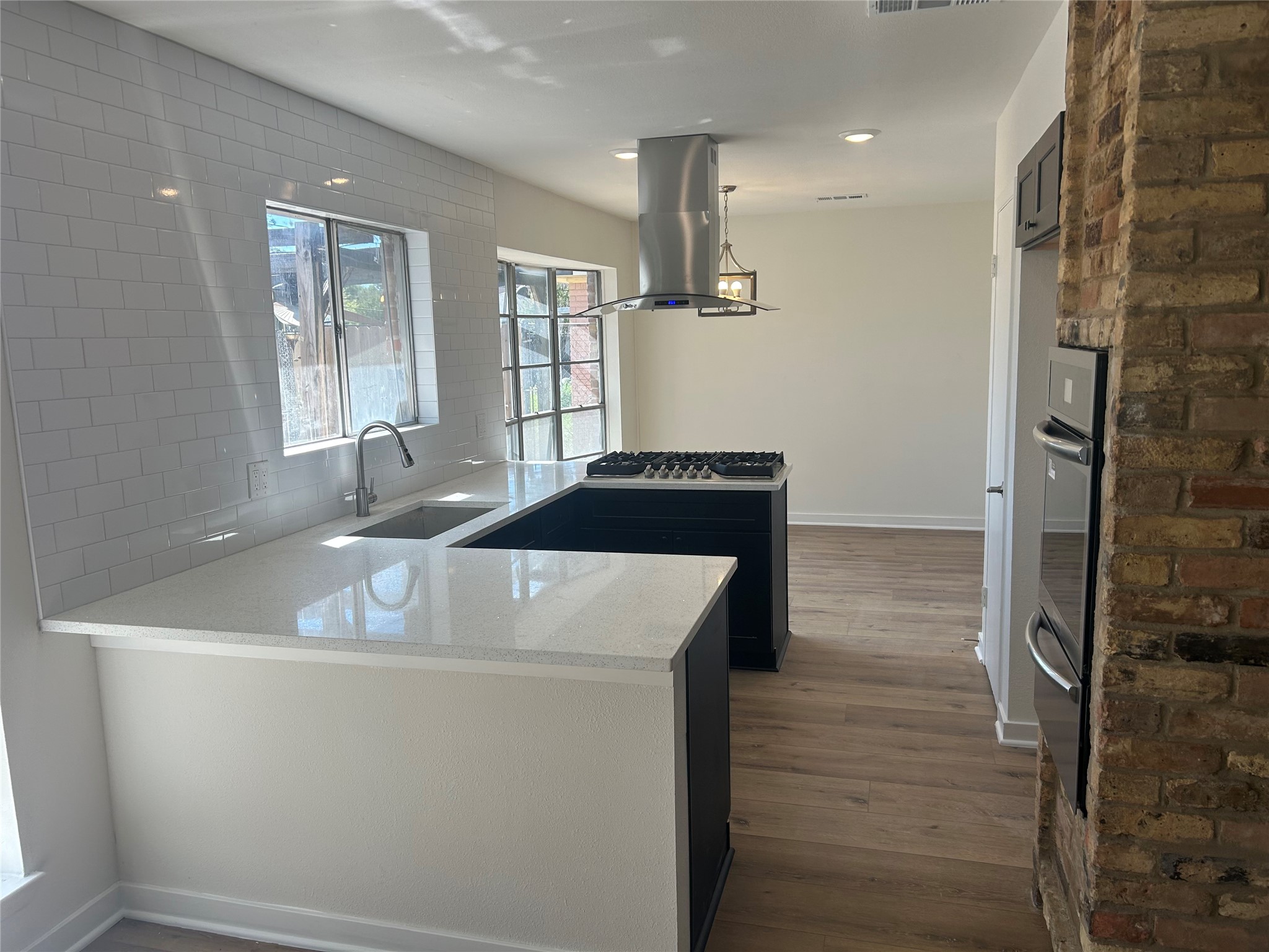 4019 Belgrade Drive, Houston, TX 77045 4019 Belgrade Drive, Houston, TX 77045