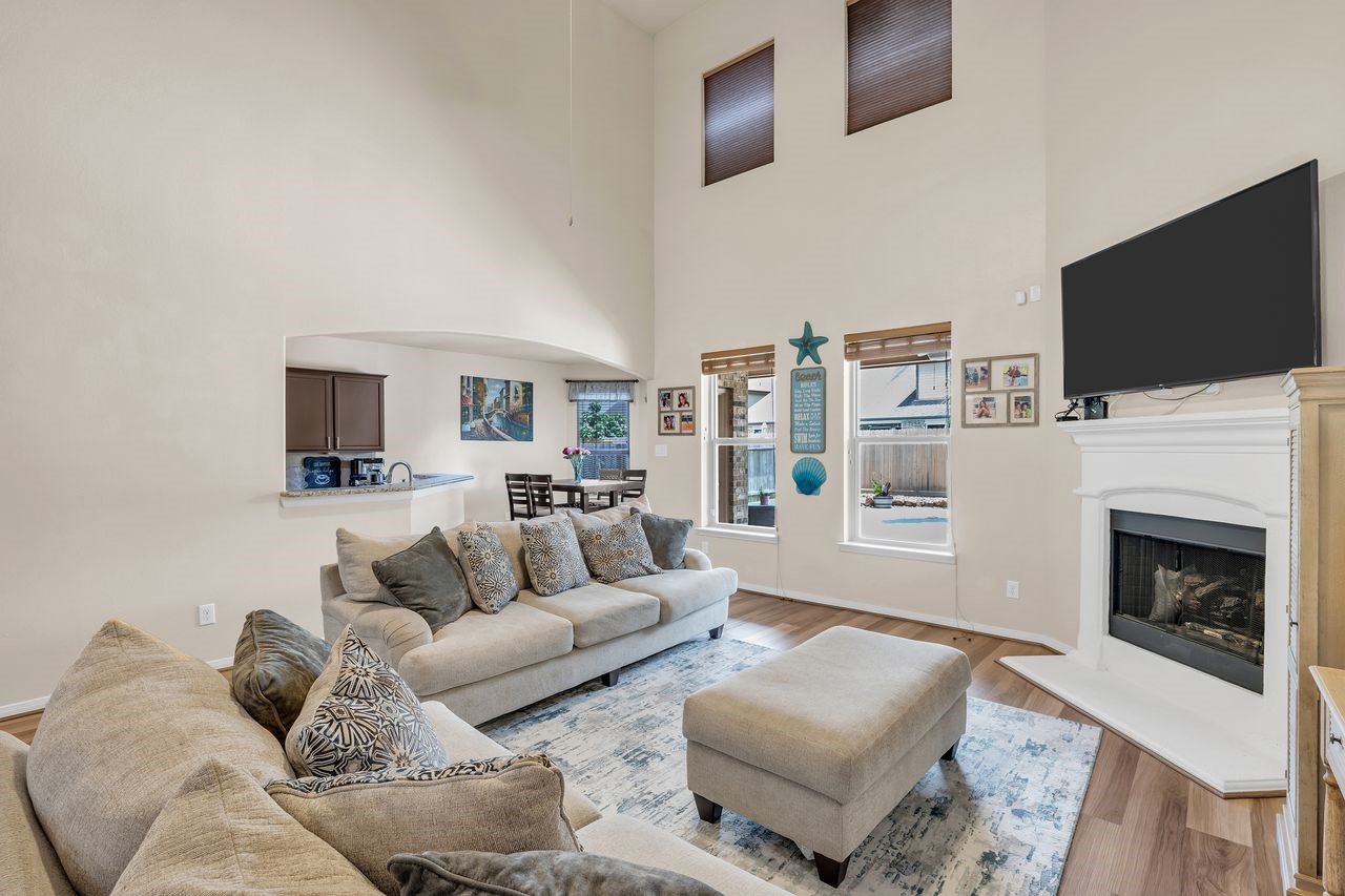 680 Cumberland Ridge Lane, League City, TX 77573