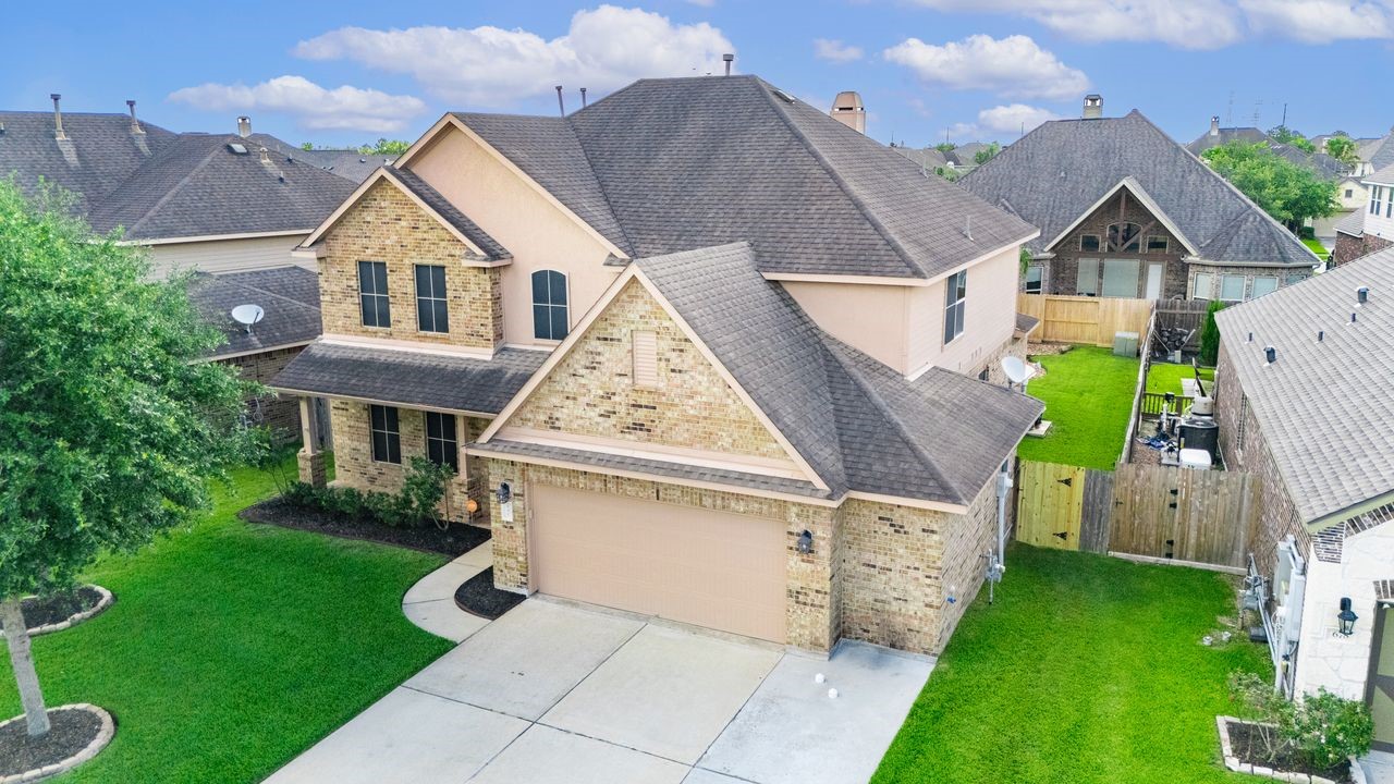 680 Cumberland Ridge Lane, League City, TX 77573