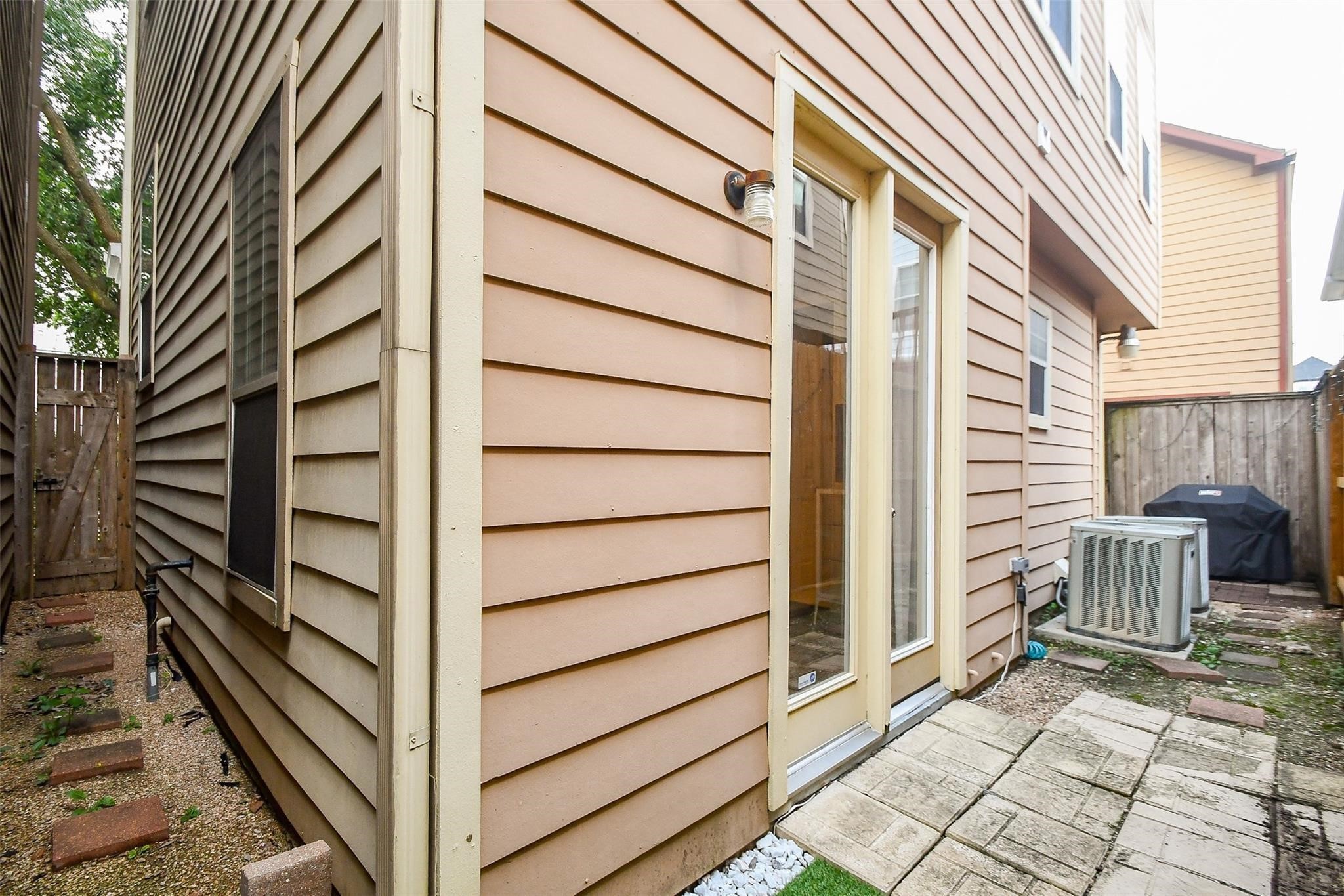 2614 Maxroy Street, Houston, TX 77007