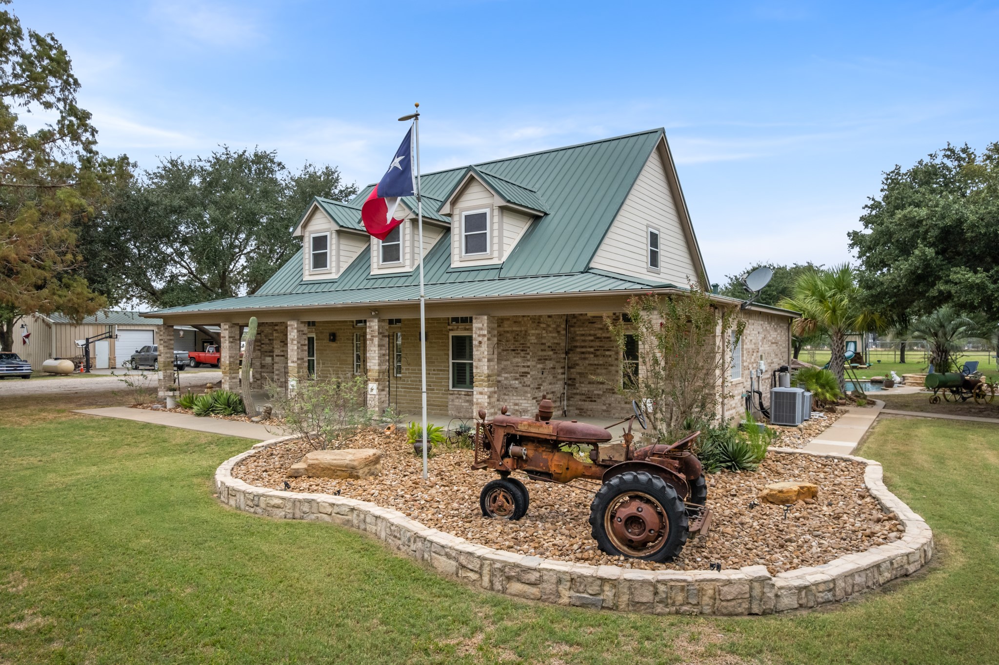 Beautiful 2 story custom built home