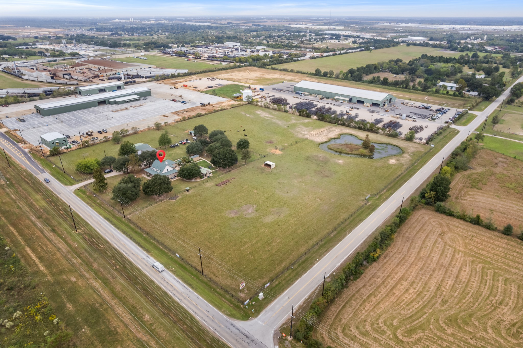 corner property with easy access to 290