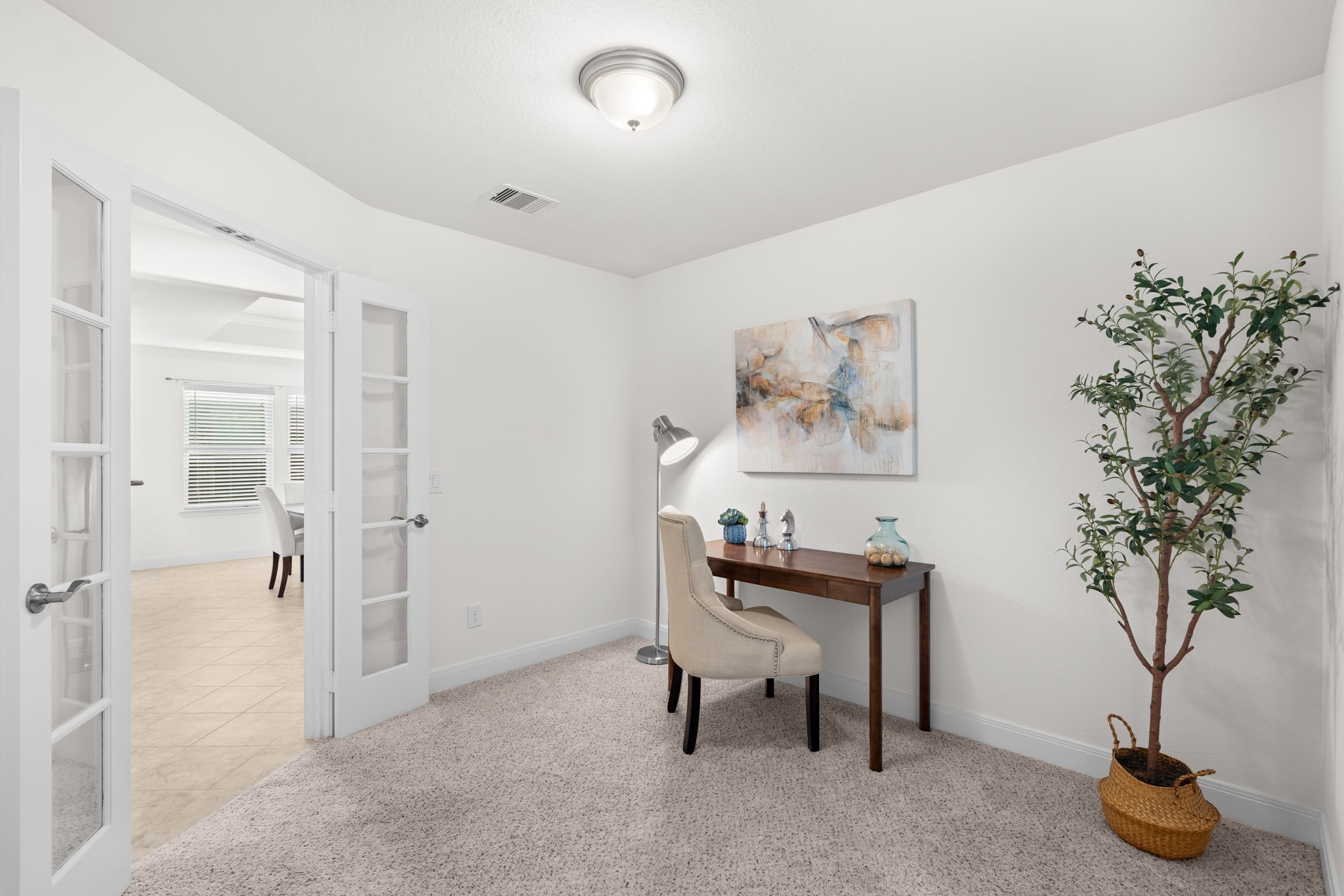 Flexible 3rd BR w/French doors  study, hobby rm or guest retreat? You decide!