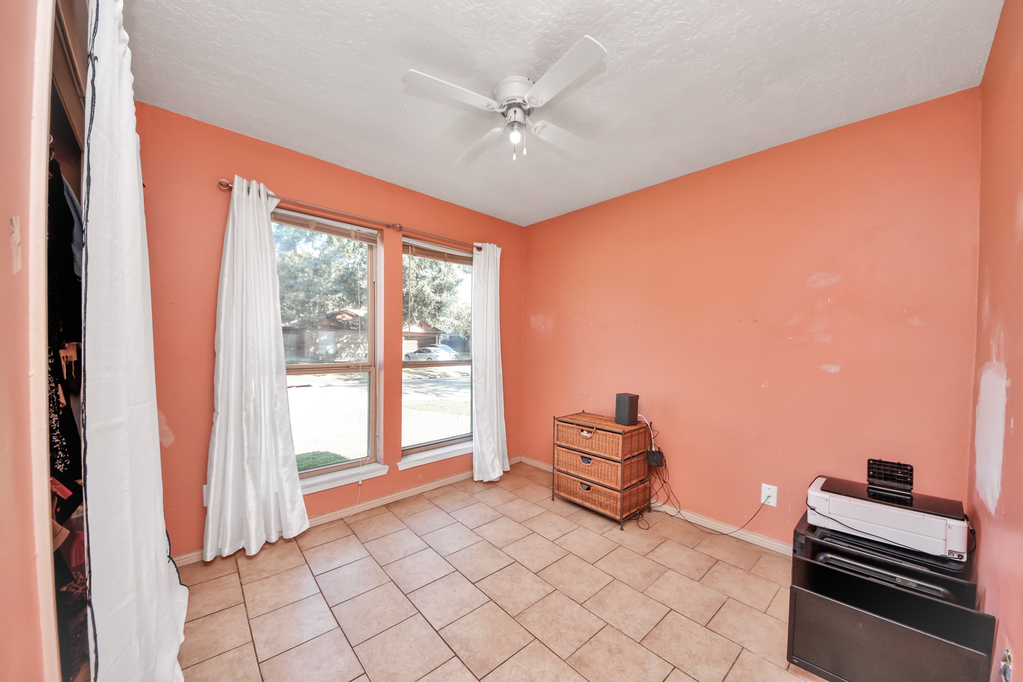 Spacious secondary bedroom. Bedroom #3