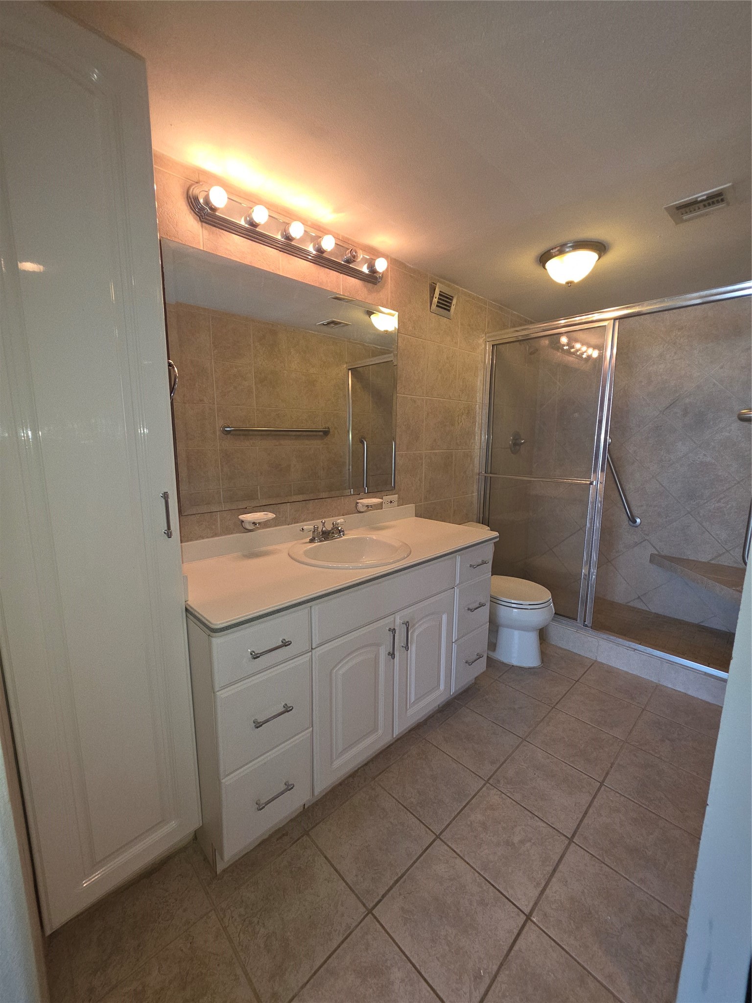 2016 Main Street, #1907, Houston, TX 77002