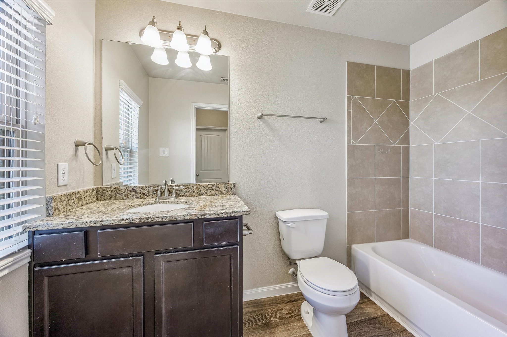 Upstairs full bathroom #2