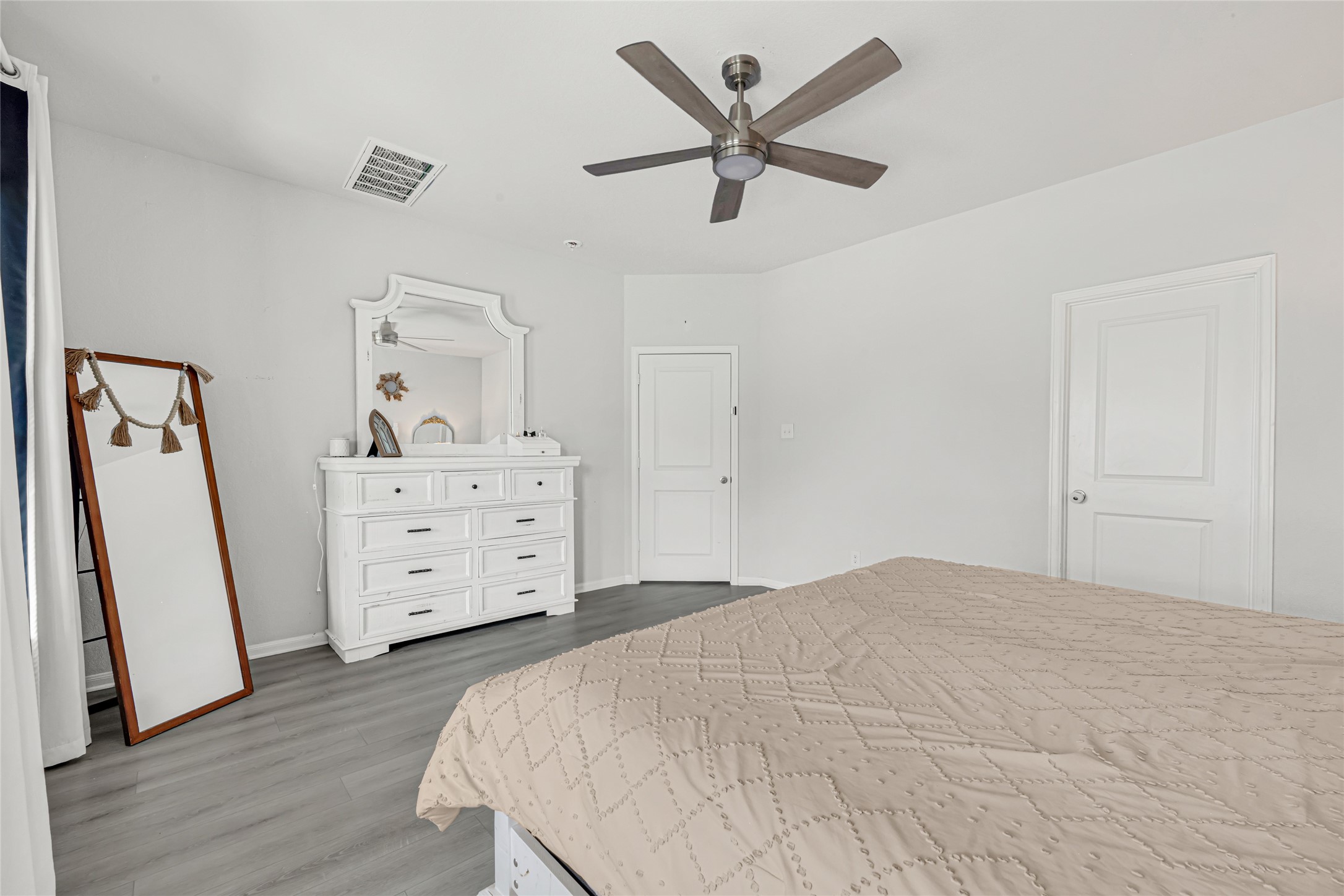 302 Vineyard Court, Alvin, TX 77511