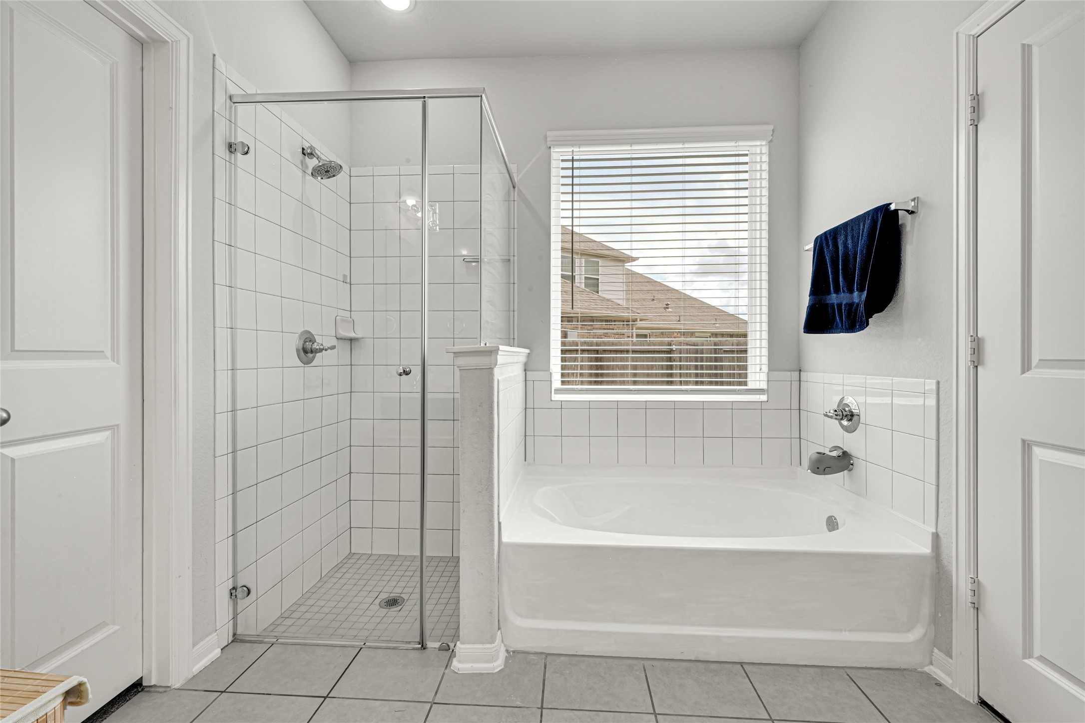 302 Vineyard Court, Alvin, TX 77511