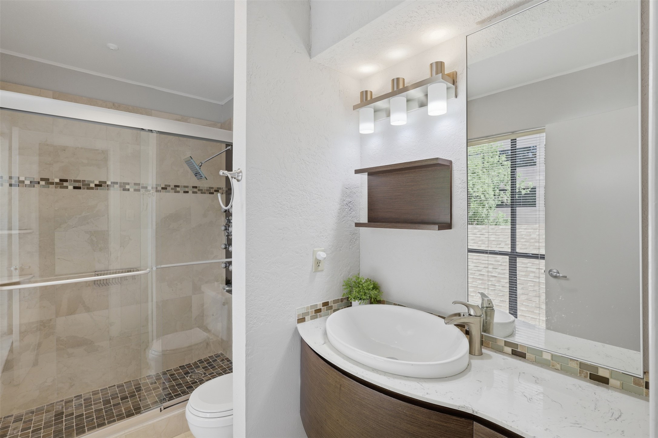 701 Bering Drive, #102, Houston, TX 77057