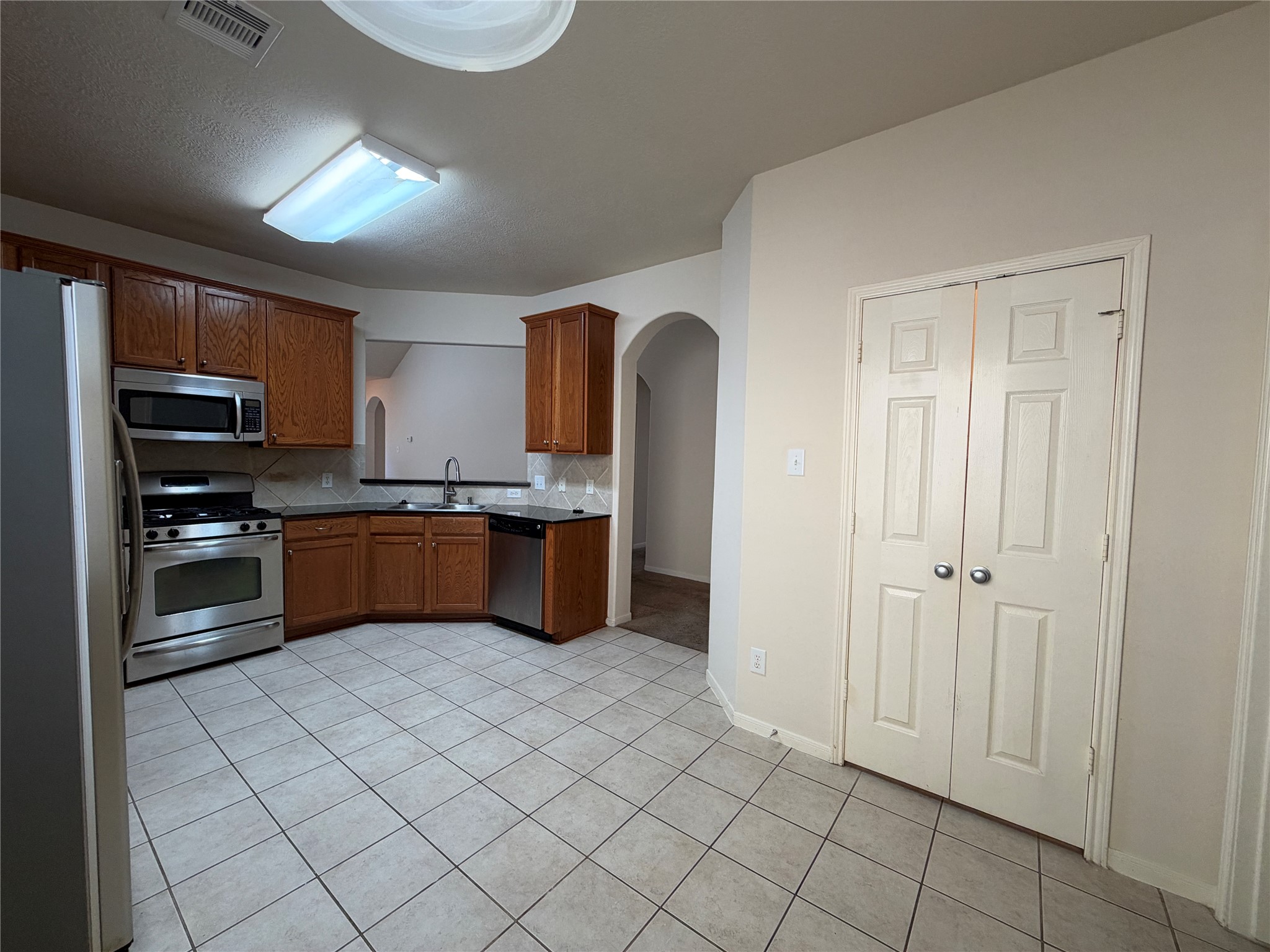 11334 Sandstone Canyon Drive, Humble, TX 77396