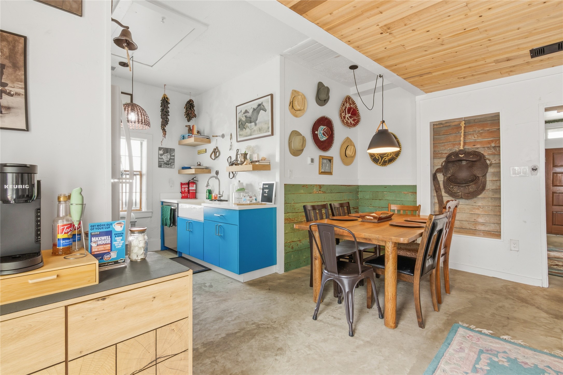 3327 Ursuline Street, Galveston, TX 77550