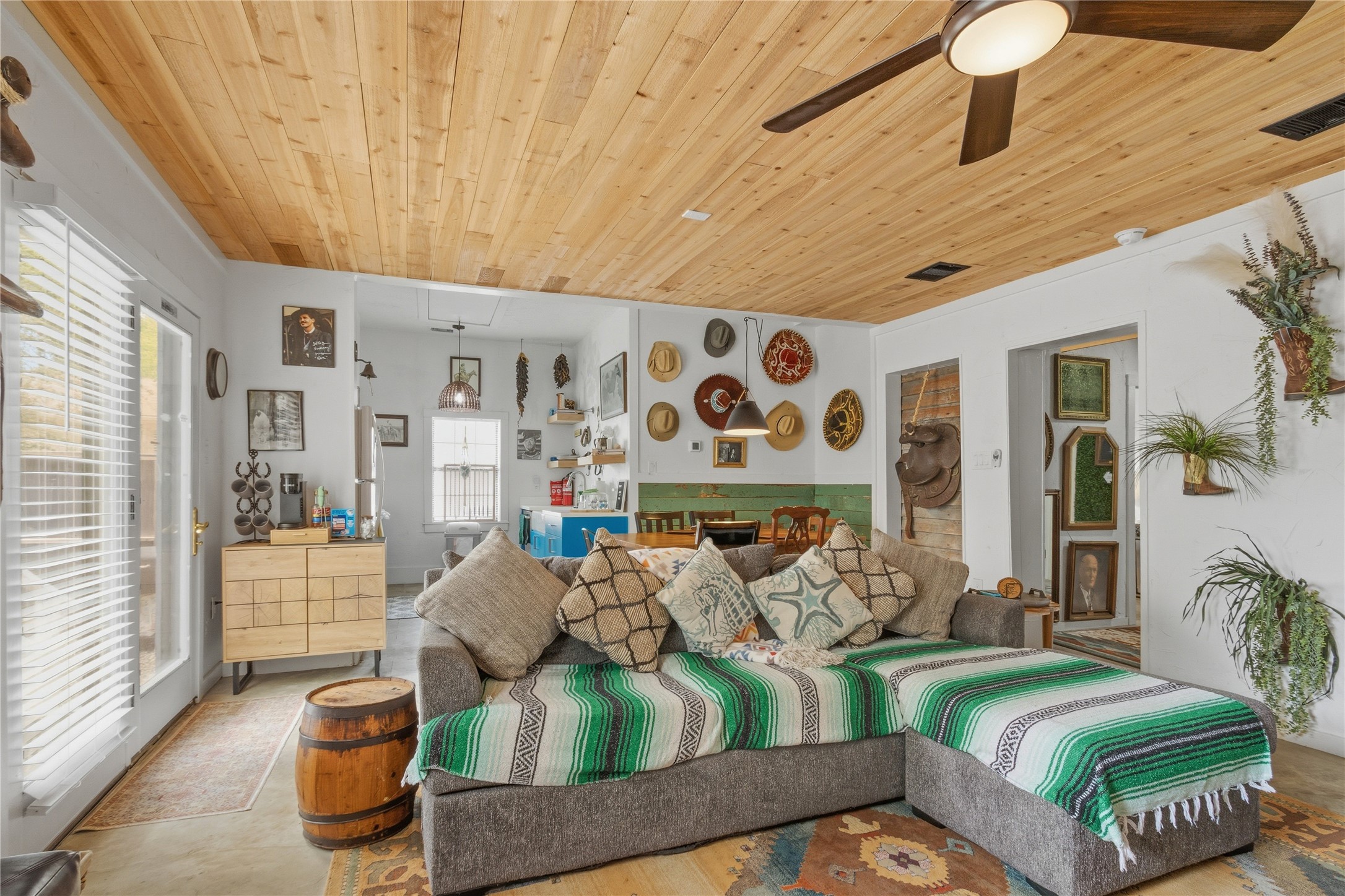 3327 Ursuline Street, Galveston, TX 77550