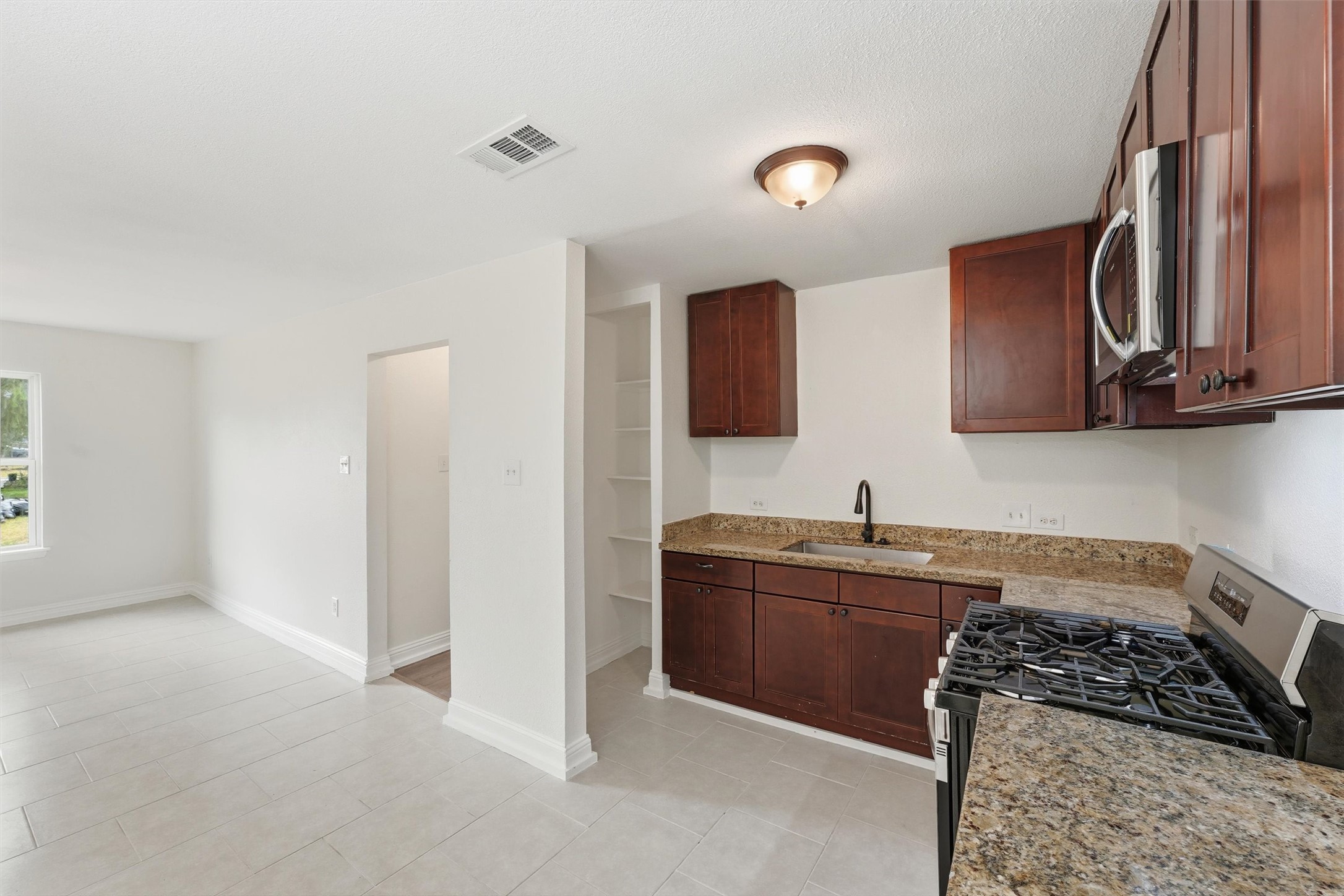 7802 Darnay Drive, Houston, TX 77033