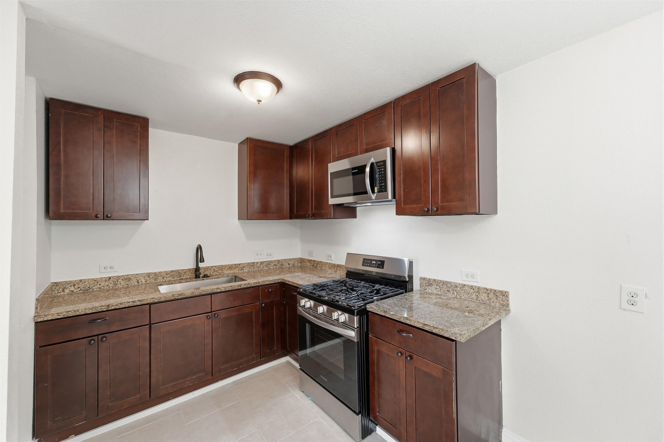 7802 Darnay Drive, Houston, TX 77033