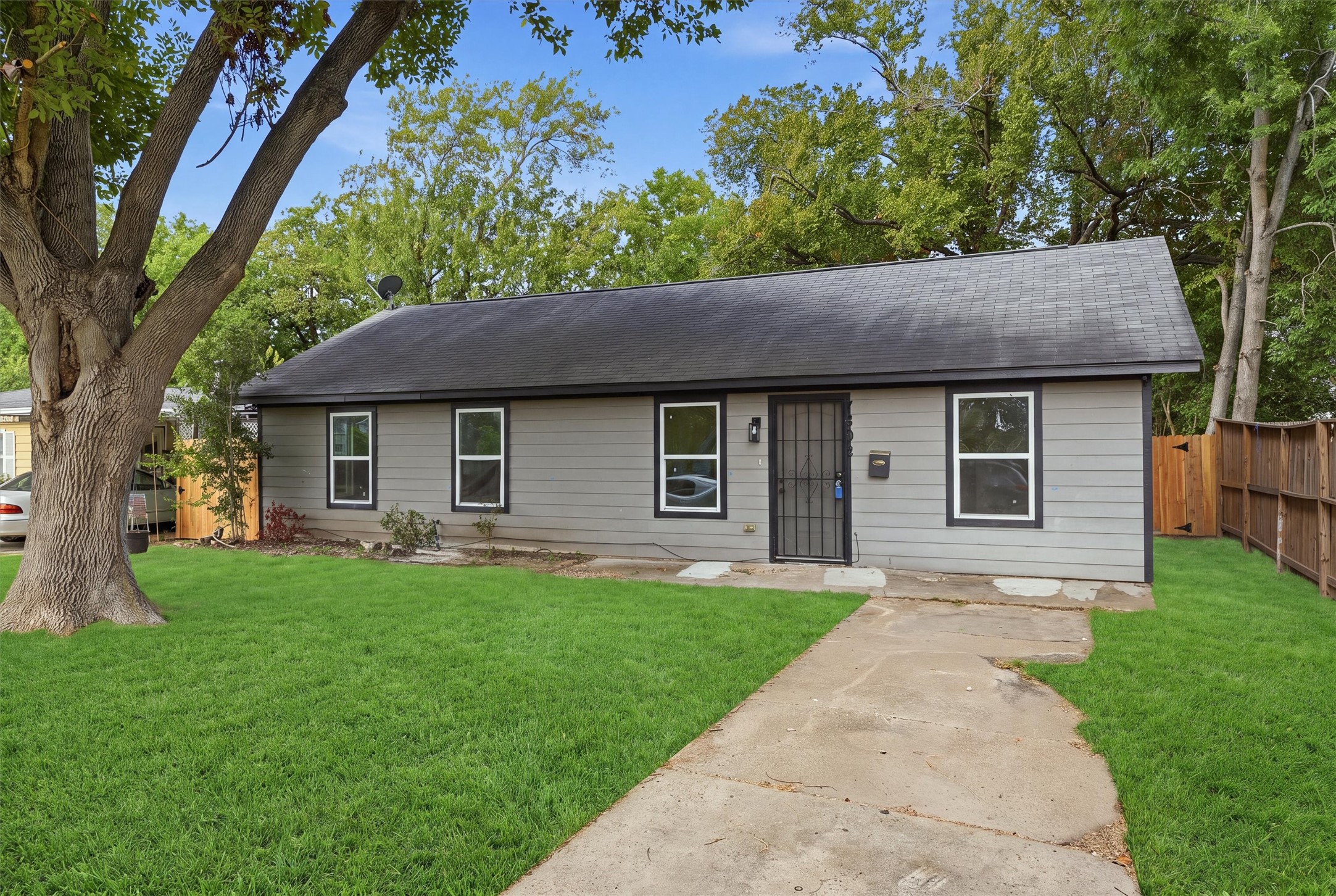 7802 Darnay Drive, Houston, TX 77033