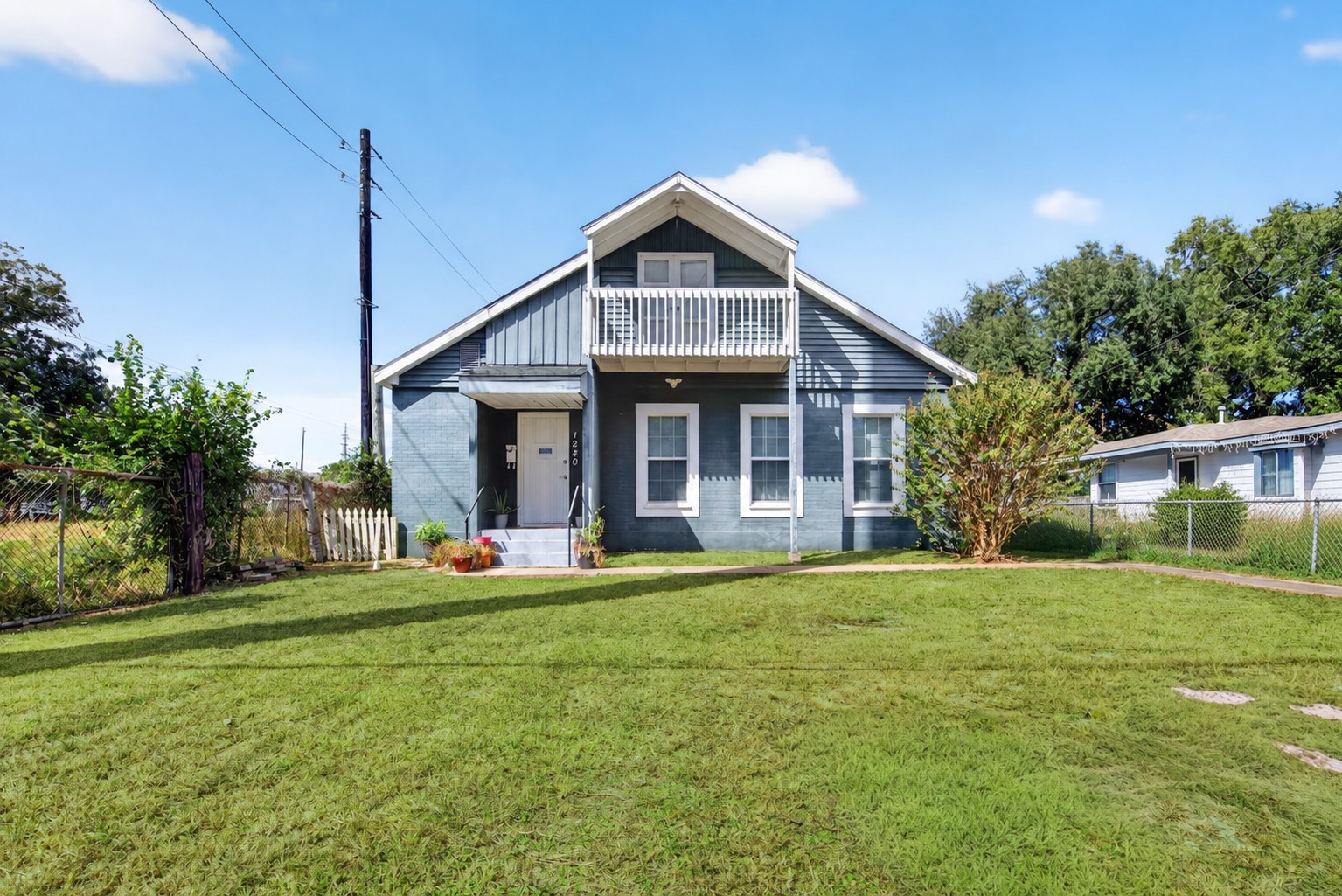 Front View  Current Exterior Color