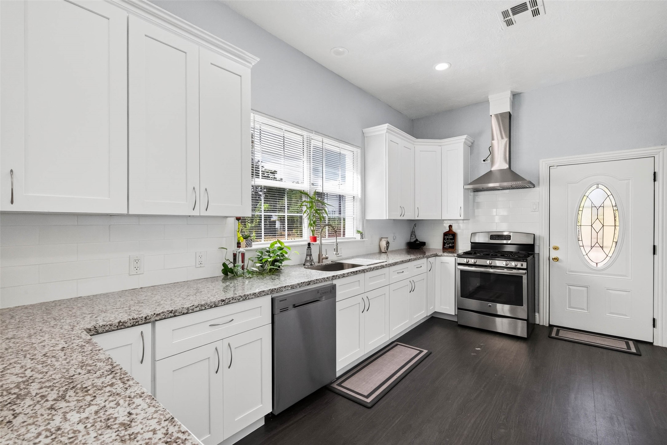 1240 Ross Street, La Marque, TX 77568