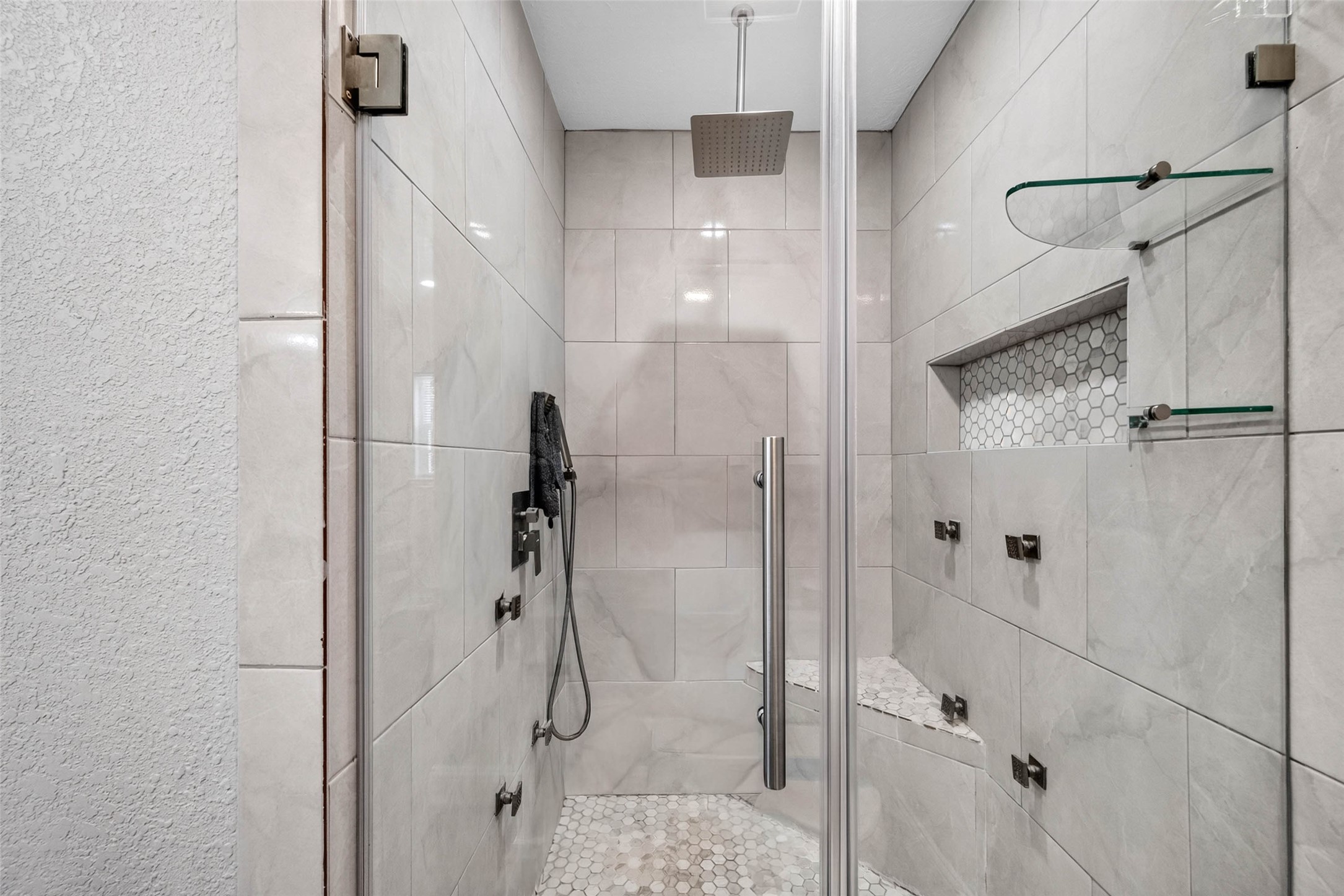 Master Bedroom Bathroom